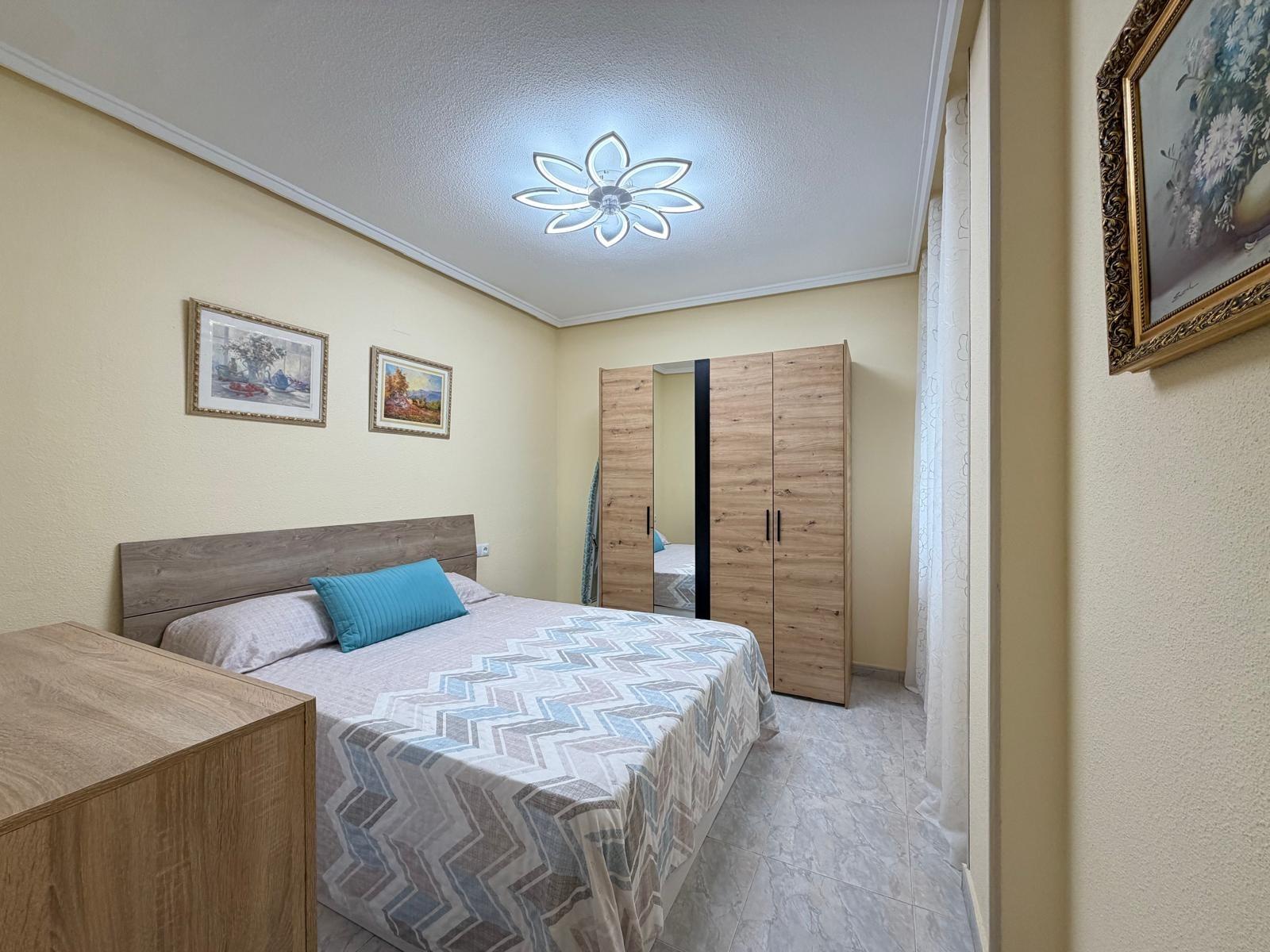 For sale - 3 Bedroom 2 Bathroom Apartment in Torrevieja - Playa Del Cura  - Alicante