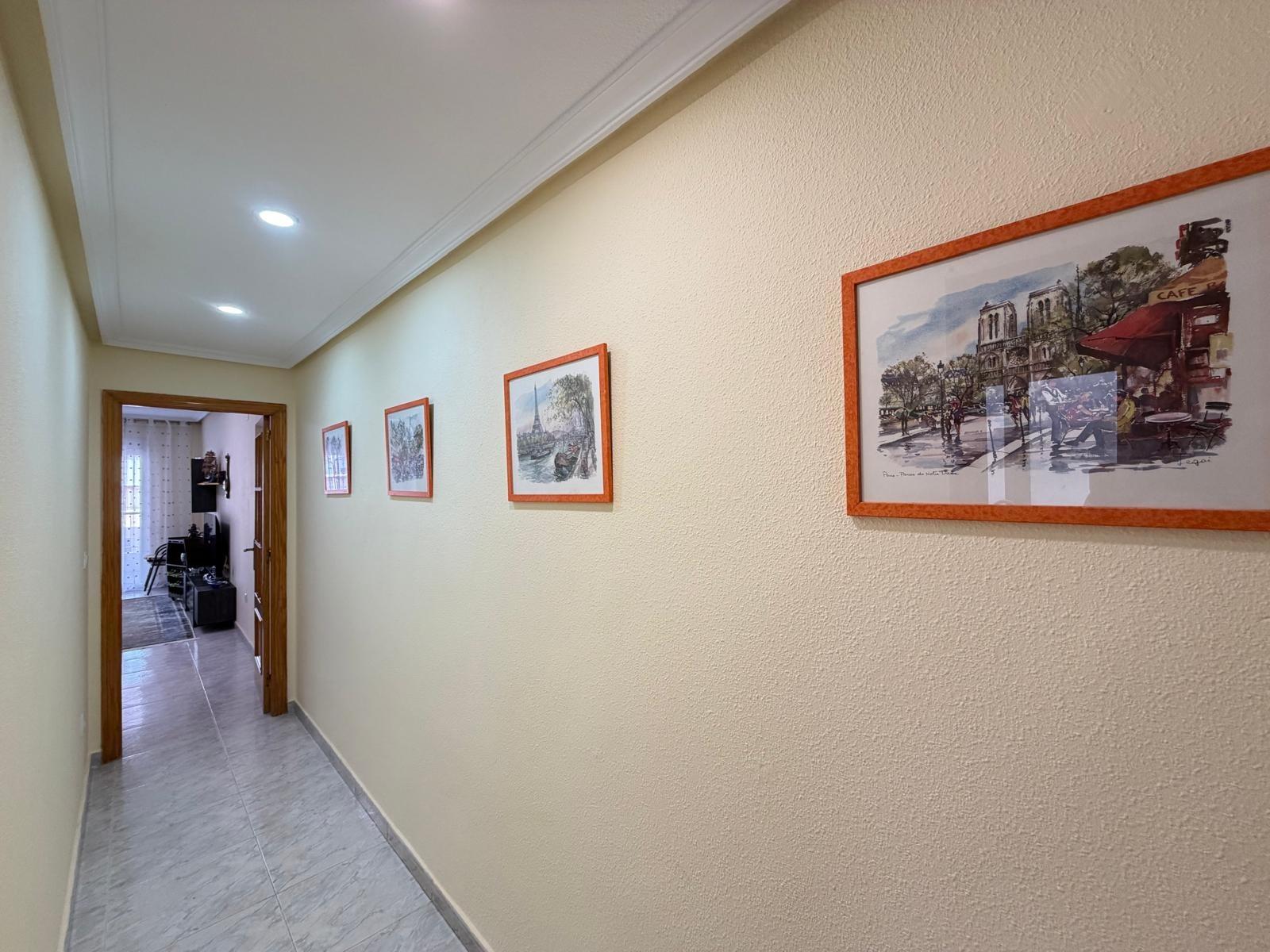 For sale - 3 Bedroom 2 Bathroom Apartment in Torrevieja - Playa Del Cura  - Alicante
