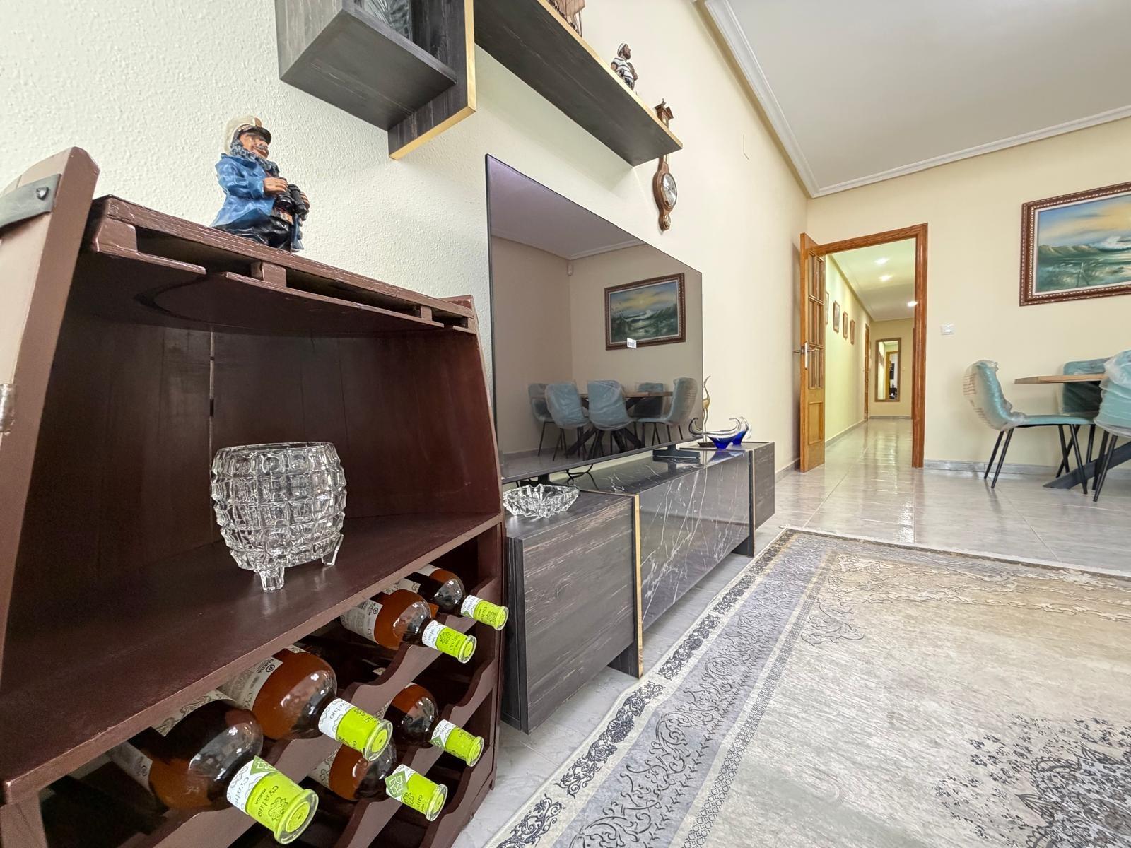 For sale - 3 Bedroom 2 Bathroom Apartment in Torrevieja - Playa Del Cura  - Alicante