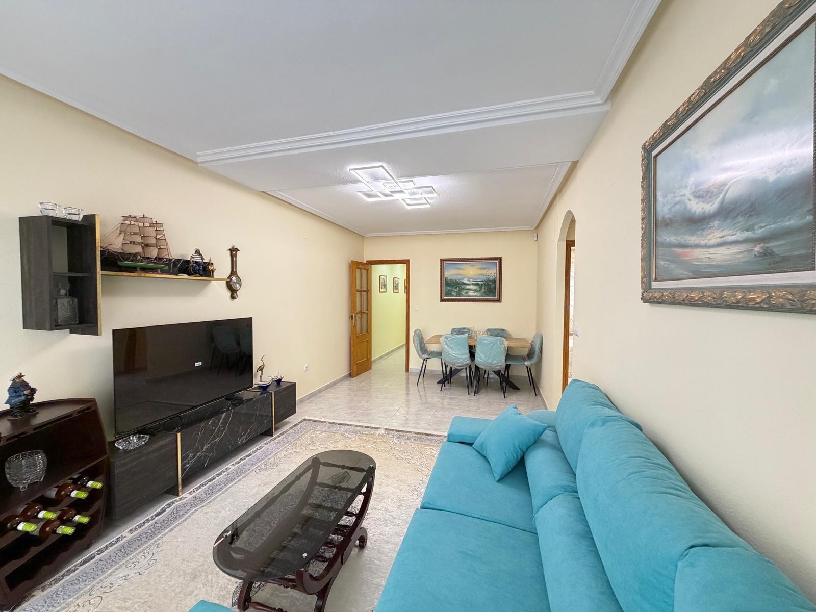 For sale - 3 Bedroom 2 Bathroom Apartment in Torrevieja - Playa Del Cura  - Alicante