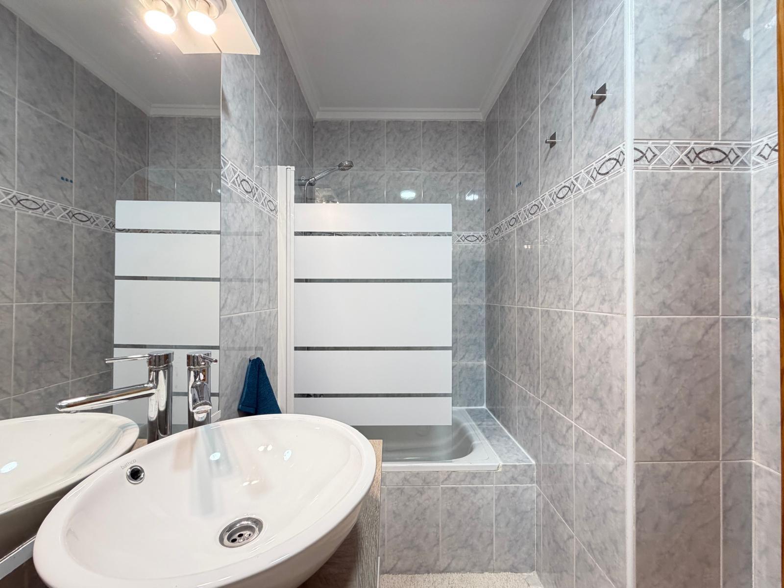For sale - 3 Bedroom 2 Bathroom Apartment in Torrevieja - Playa Del Cura  - Alicante