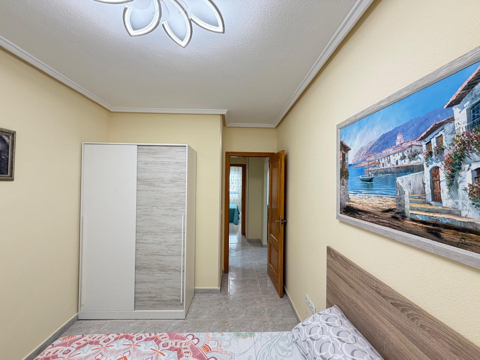 For sale - 3 Bedroom 2 Bathroom Apartment in Torrevieja - Playa Del Cura  - Alicante