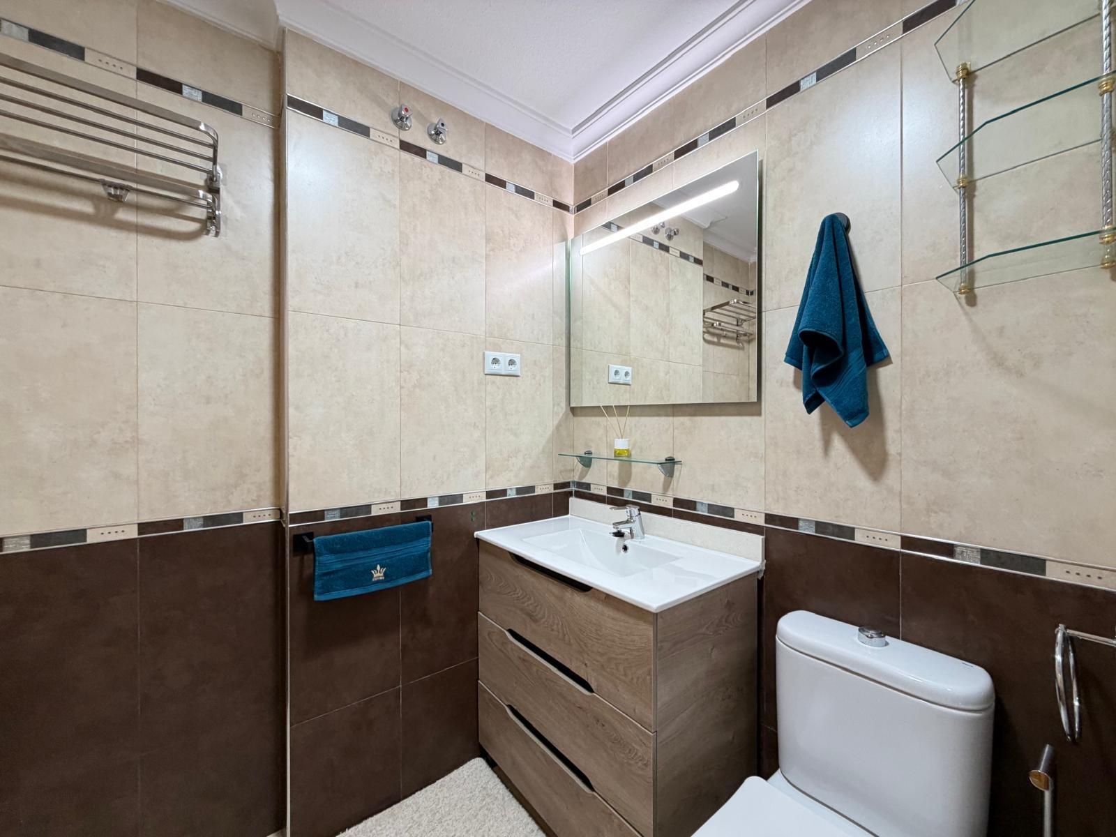 For sale - 3 Bedroom 2 Bathroom Apartment in Torrevieja - Playa Del Cura  - Alicante