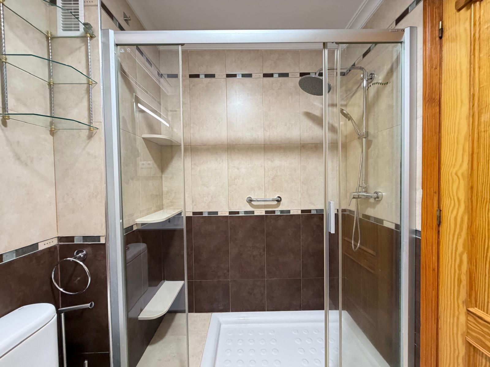 For sale - 3 Bedroom 2 Bathroom Apartment in Torrevieja - Playa Del Cura  - Alicante