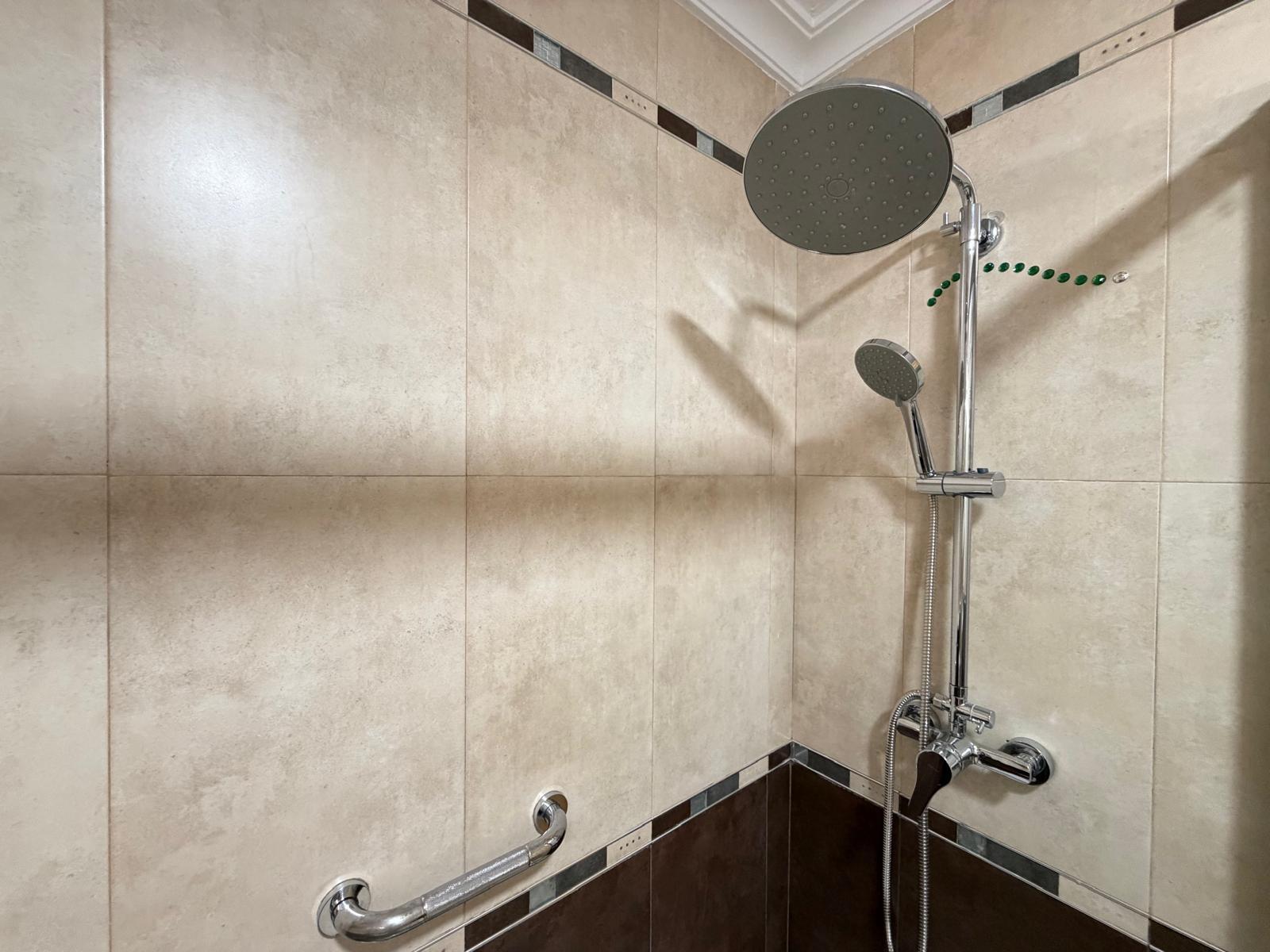 For sale - 3 Bedroom 2 Bathroom Apartment in Torrevieja - Playa Del Cura  - Alicante