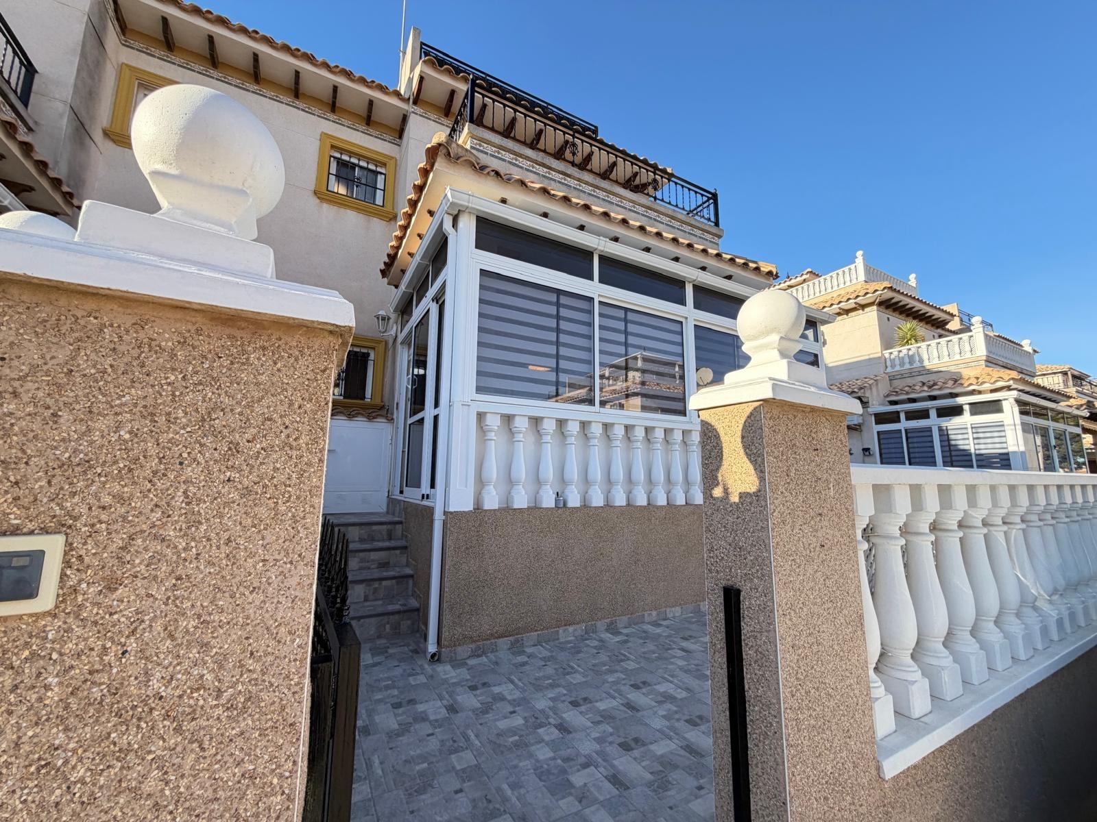 For sale - 2 Bedroom 2 Bathroom Town House in Orihuela Costa - Las Filipinas  - Alicante