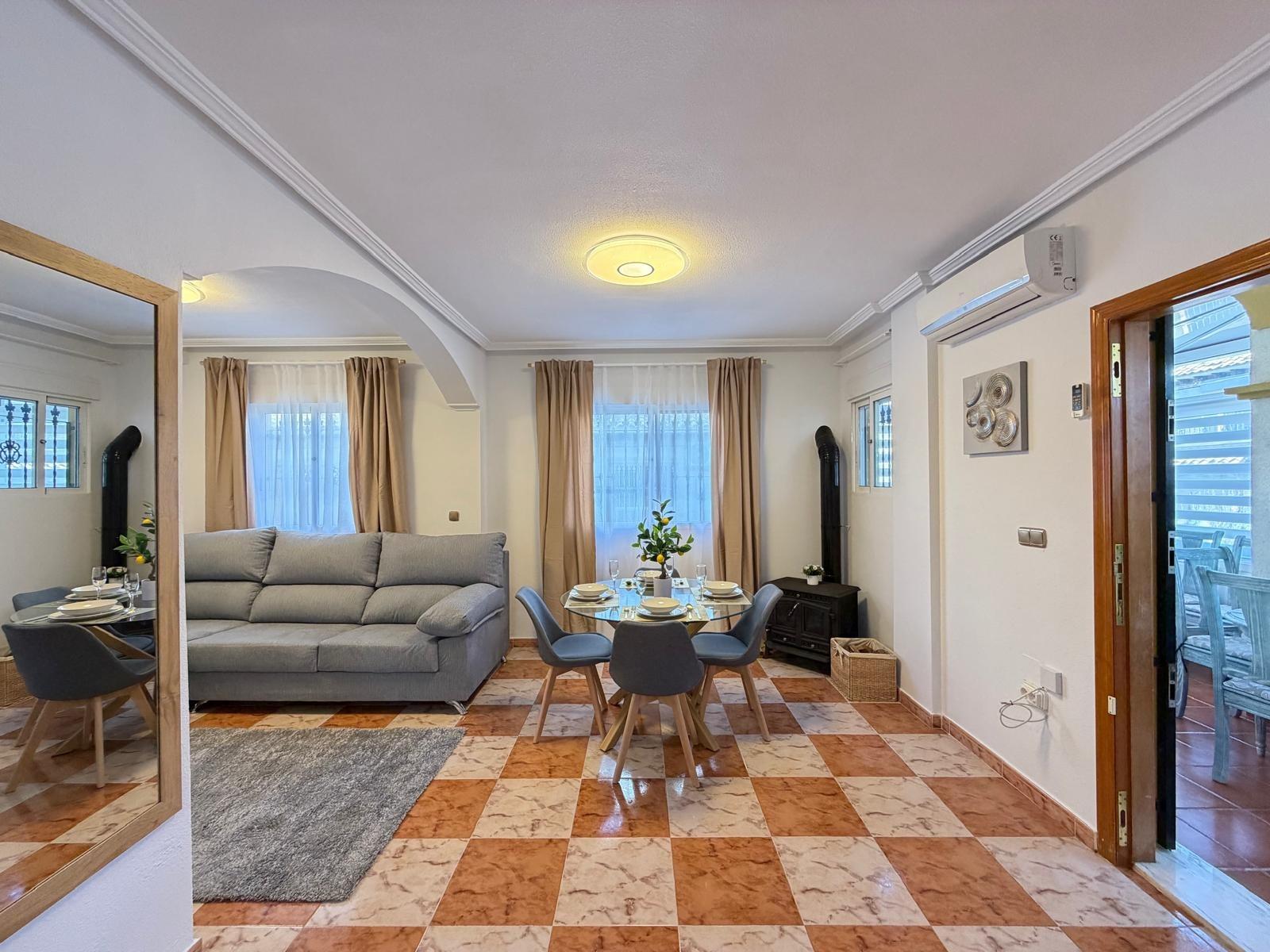 For sale - 2 Bedroom 2 Bathroom Town House in Orihuela Costa - Las Filipinas  - Alicante