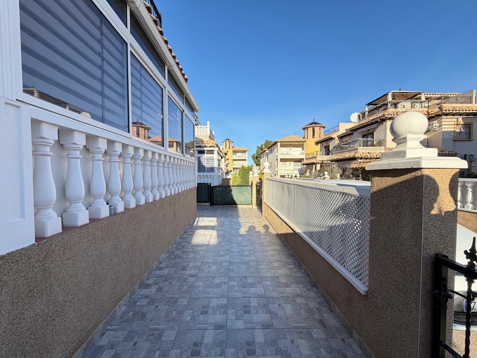 For sale - 2 Bedroom 2 Bathroom Town House in Orihuela Costa - Las Filipinas  - Alicante