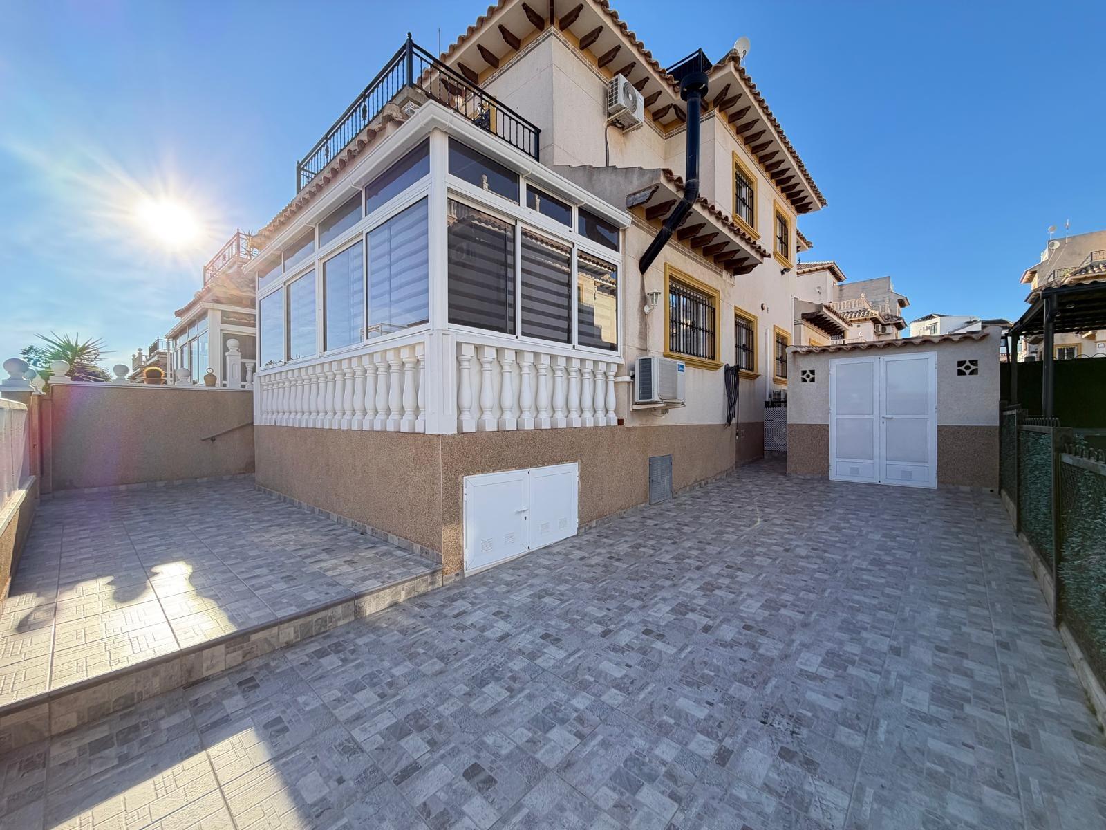 For sale - 2 Bedroom 2 Bathroom Town House in Orihuela Costa - Las Filipinas  - Alicante