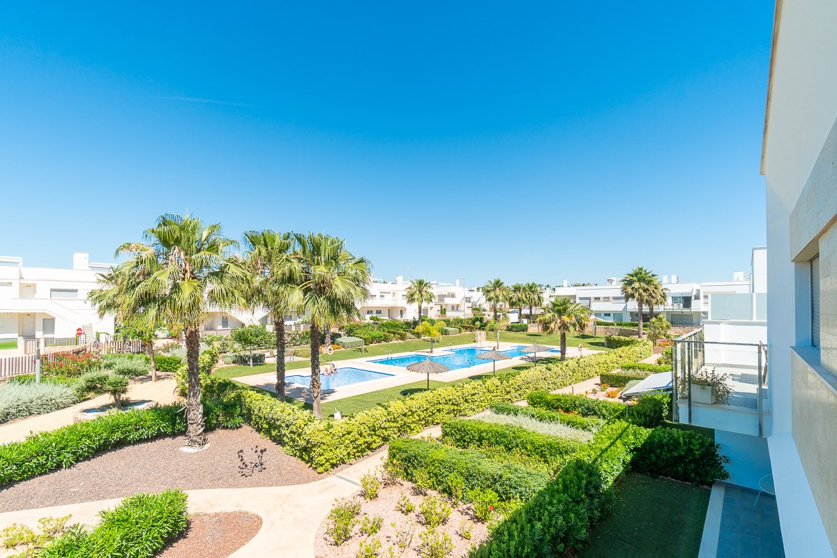 For sale - 2 Bedroom 2 Bathroom Bungalow in Vistabella Golf Entre Naranjos - Inland  - Alicante