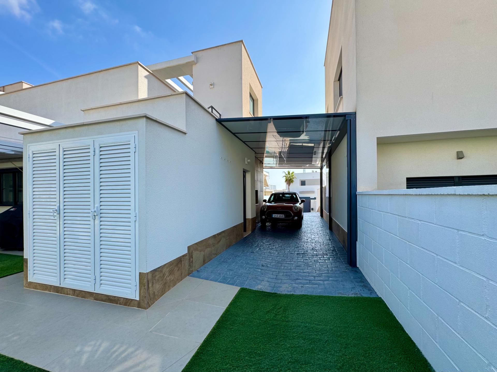 For sale - 3 Bedroom 2 Bathroom Villa in San Miguel de Salinas - Bellavista  - Alicante