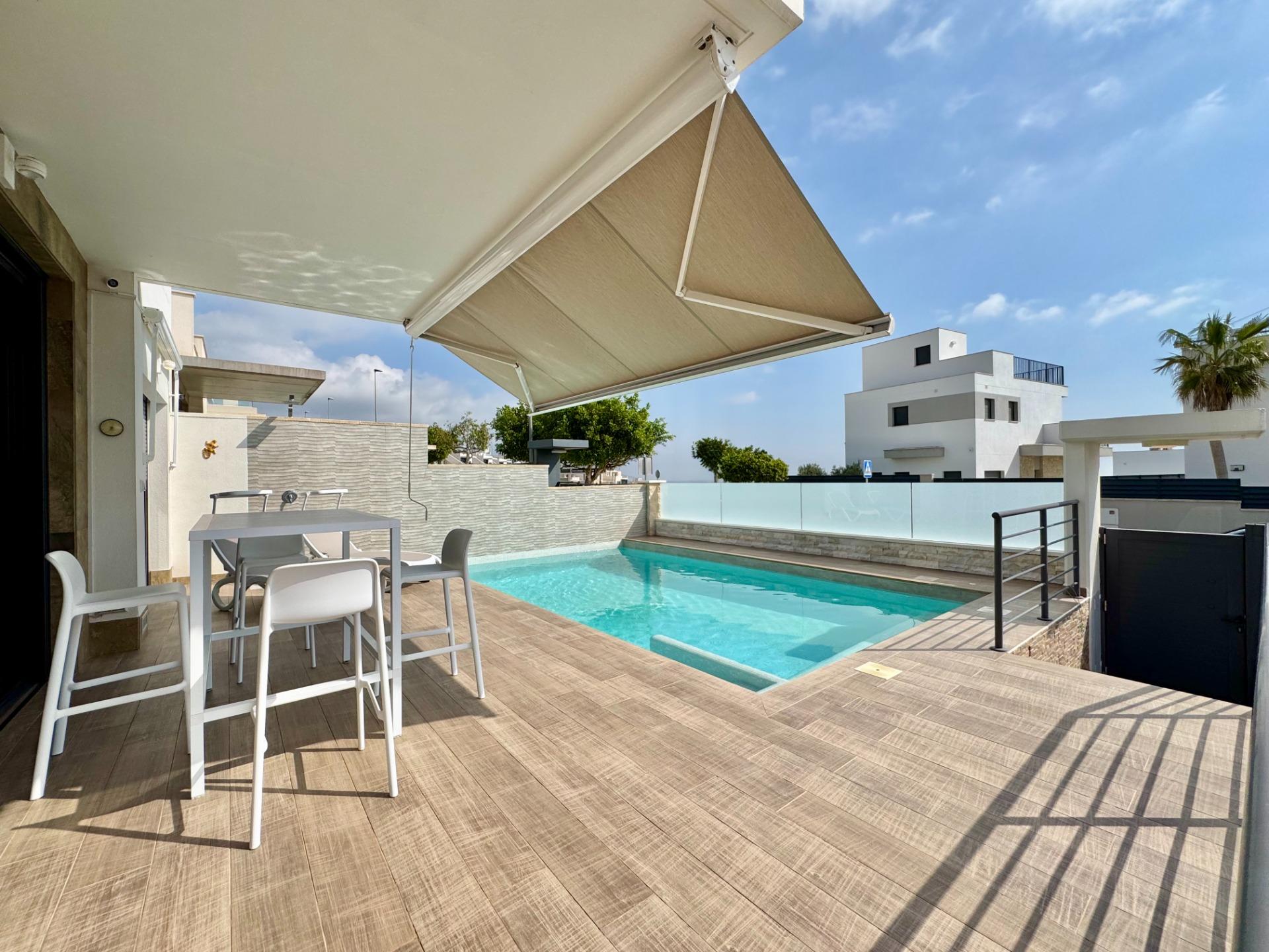 For sale - 3 Bedroom 2 Bathroom Villa in San Miguel de Salinas - Bellavista  - Alicante