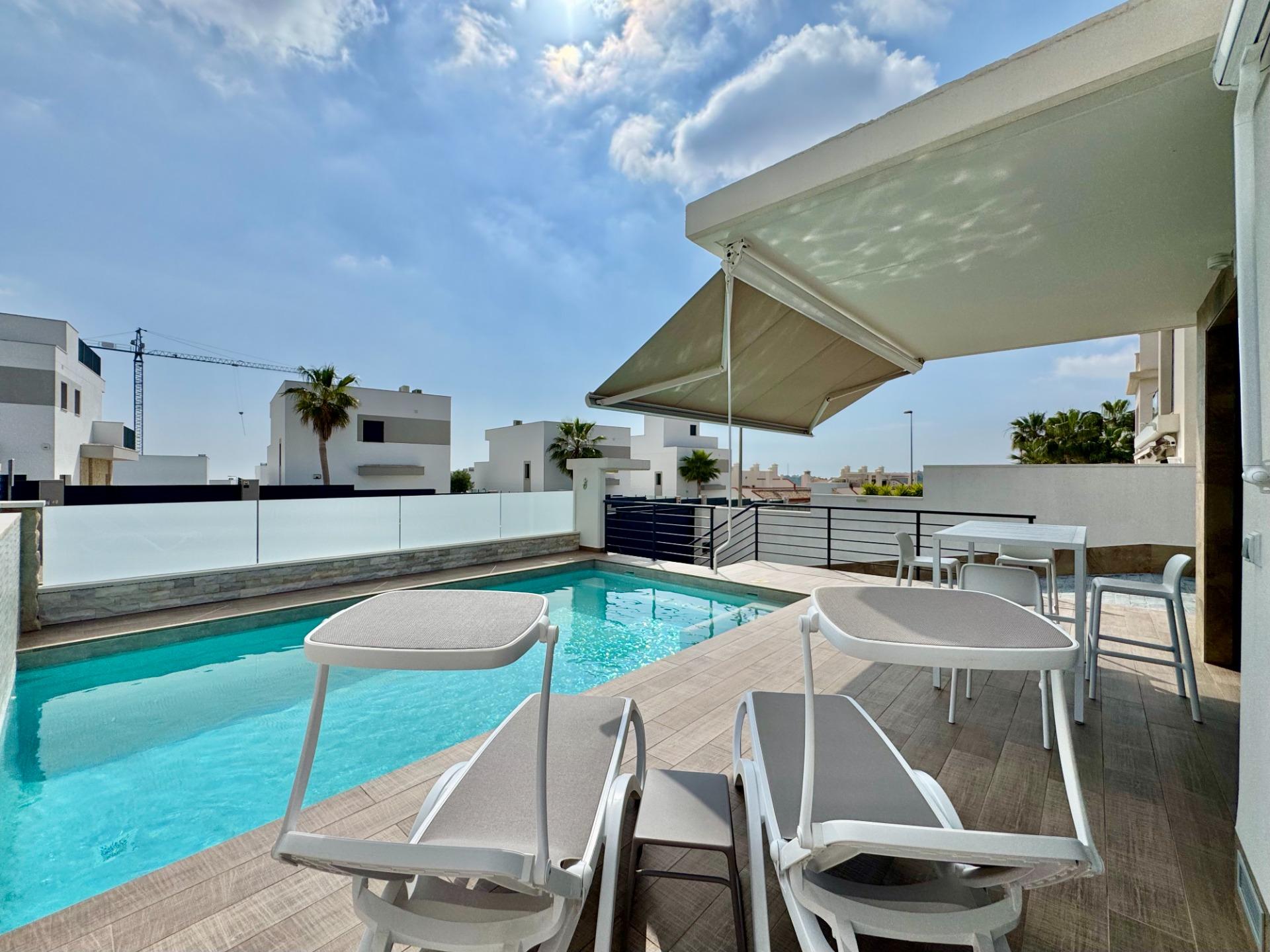 For sale - 3 Bedroom 2 Bathroom Villa in San Miguel de Salinas - Bellavista  - Alicante