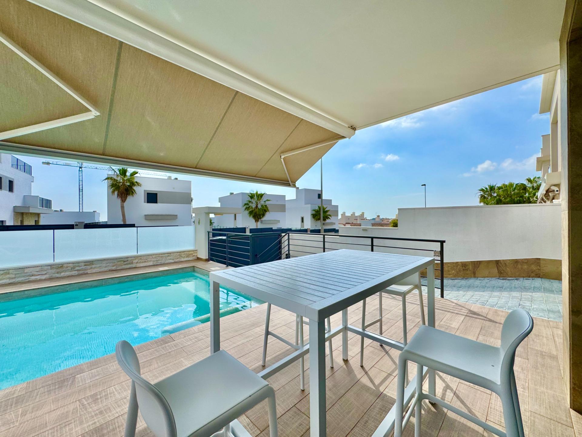 For sale - 3 Bedroom 2 Bathroom Villa in San Miguel de Salinas - Bellavista  - Alicante
