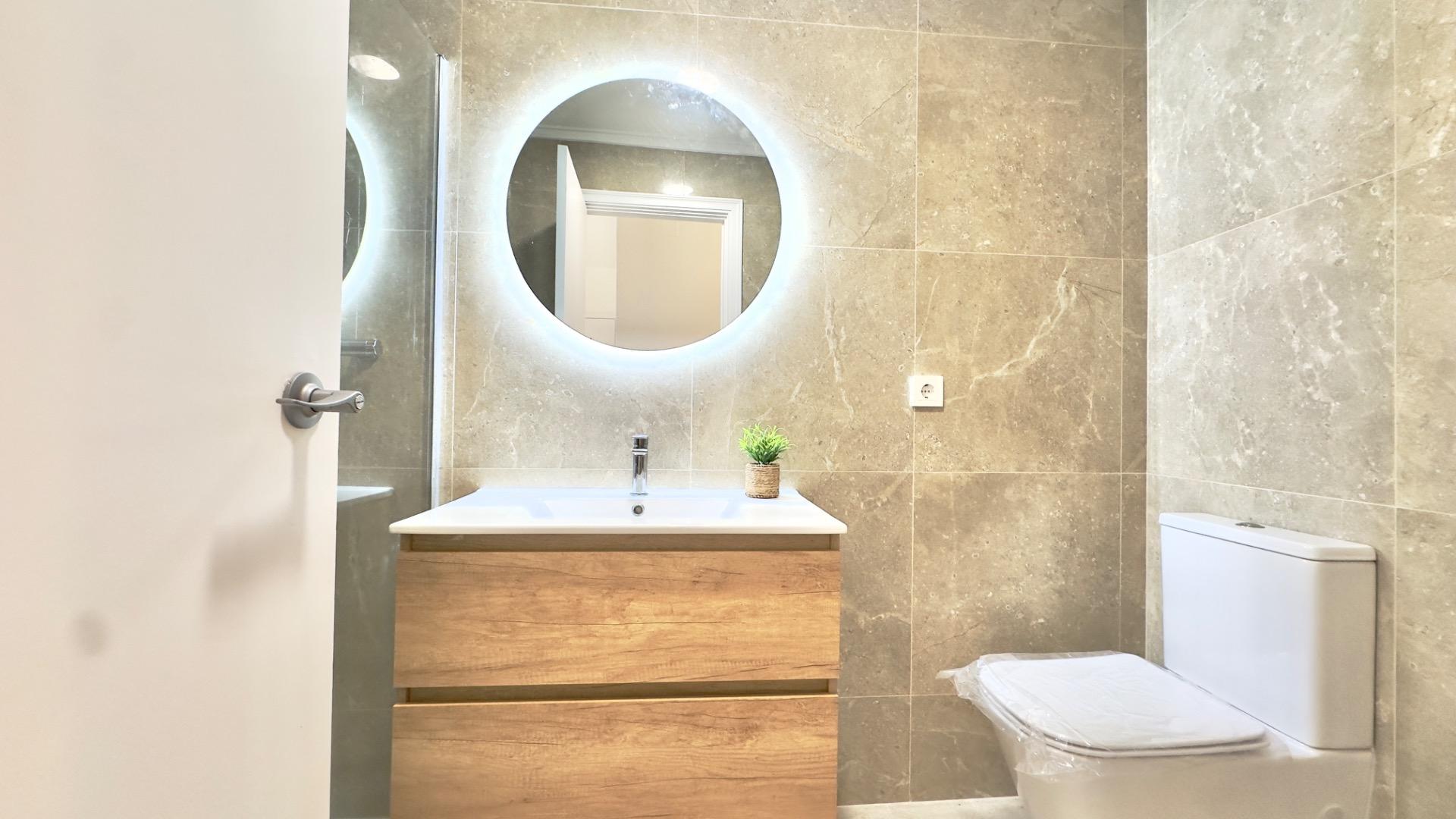 For sale - 3 Bedroom 1 Bathroom Apartment in Torrevieja - Estacion De Autobuses  - Alicante