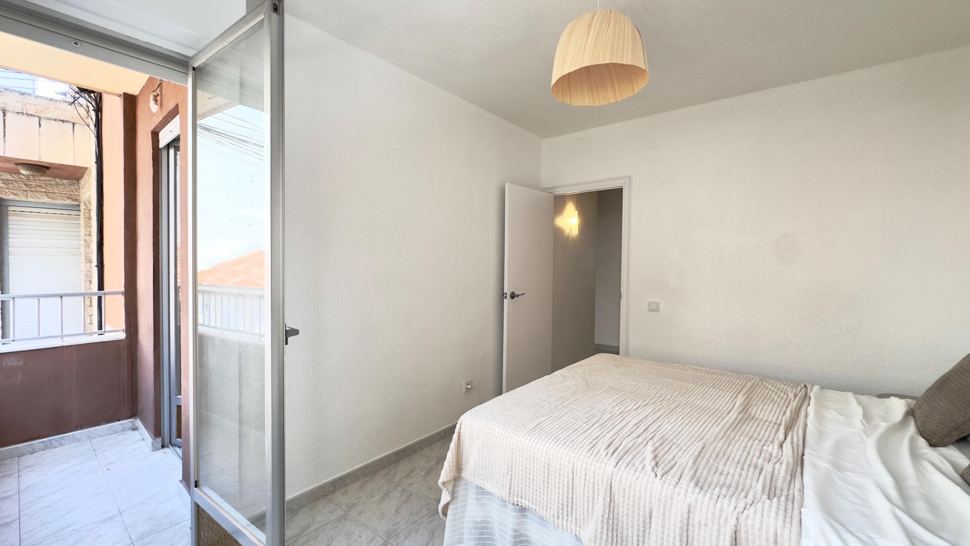 For sale - 3 Bedroom 1 Bathroom Apartment in Torrevieja - Estacion De Autobuses  - Alicante