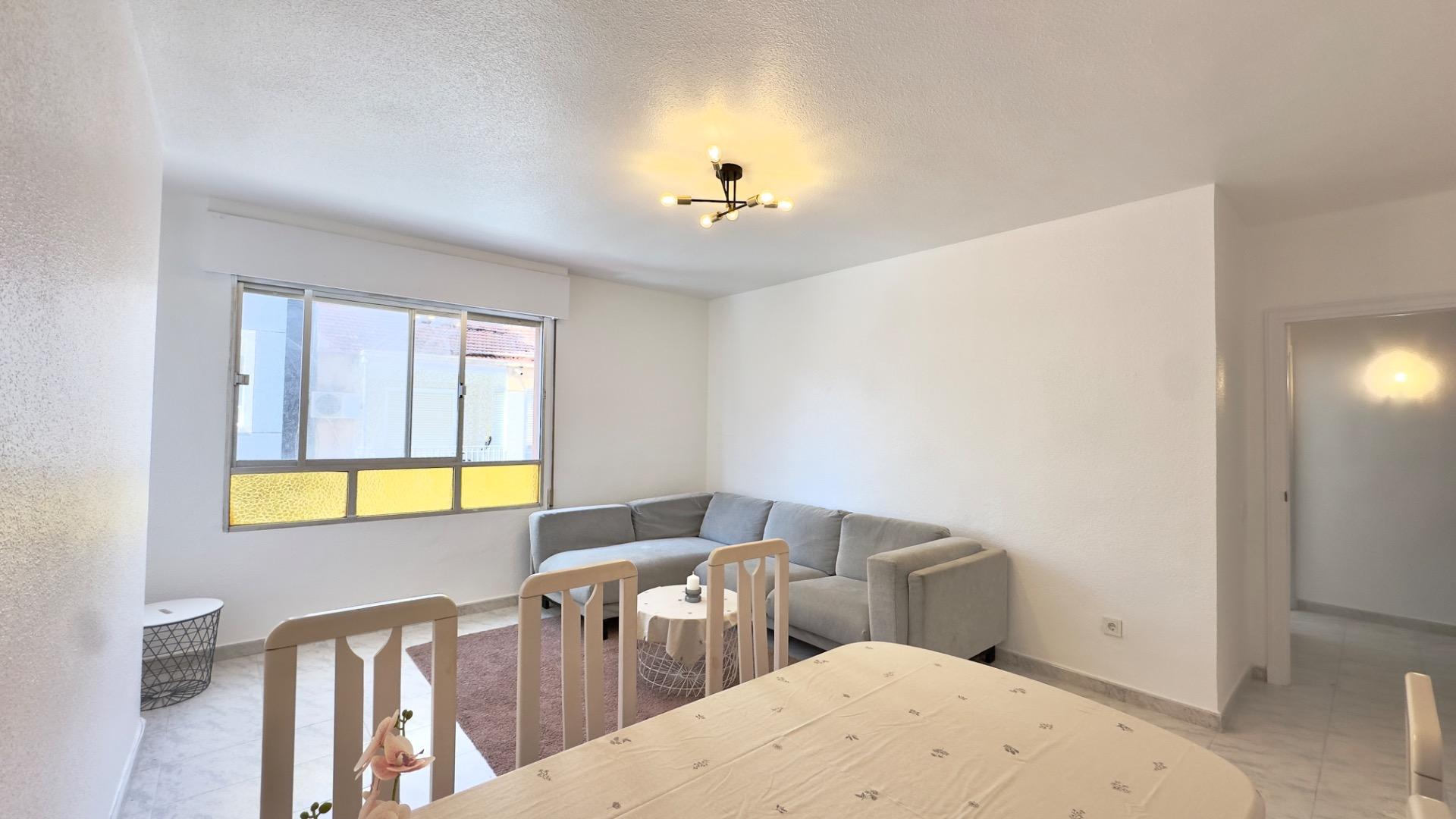 For sale - 3 Bedroom 1 Bathroom Apartment in Torrevieja - Estacion De Autobuses  - Alicante