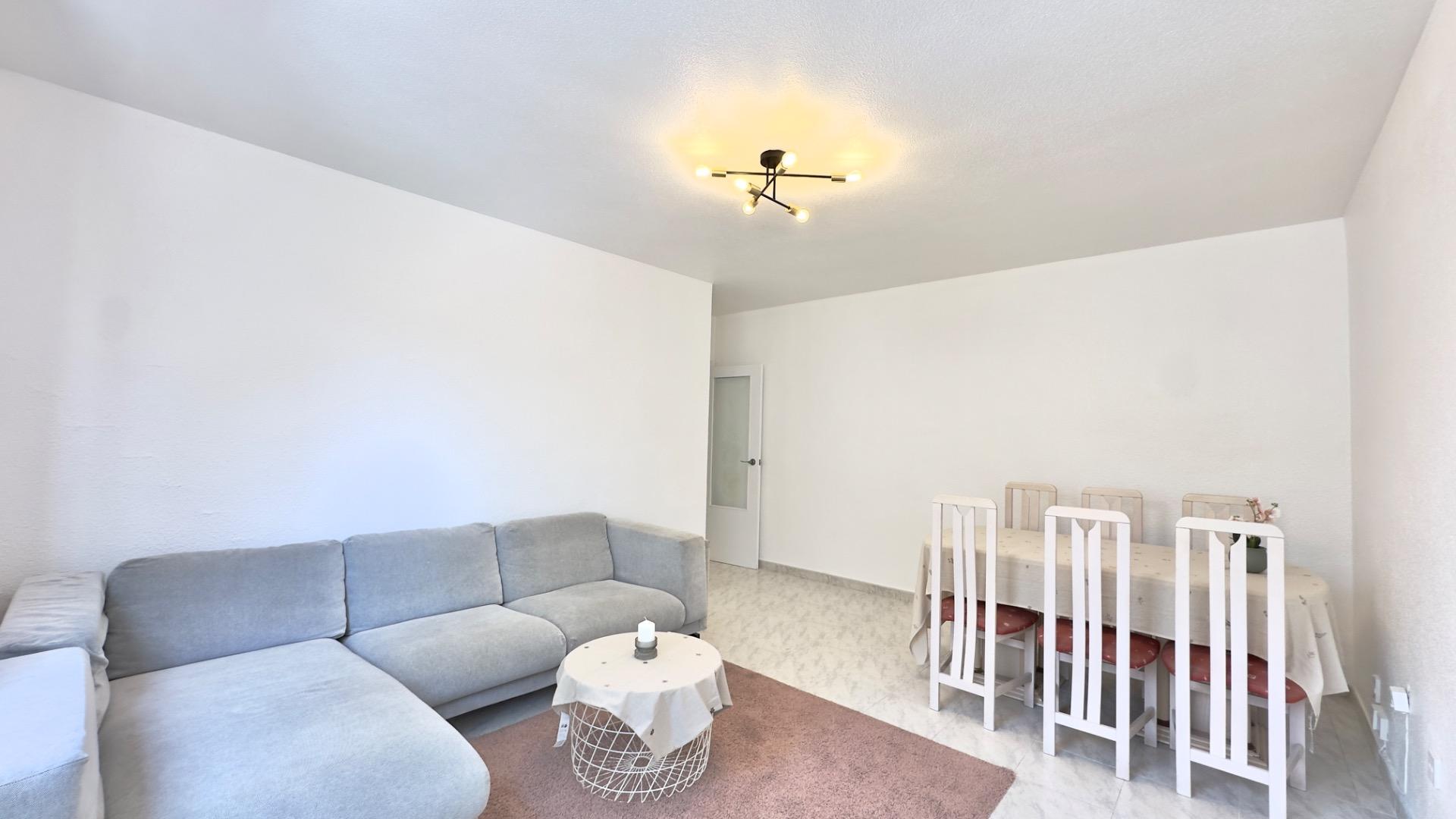 For sale - 3 Bedroom 1 Bathroom Apartment in Torrevieja - Estacion De Autobuses  - Alicante