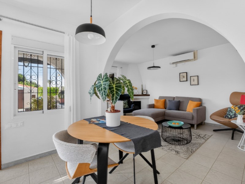 For sale - 3 Bedroom 2 Bathroom Villa in Torrevieja - Costa Blanca  - Alicante