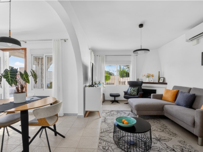 For sale - 3 Bedroom 2 Bathroom Villa in Torrevieja - Costa Blanca  - Alicante