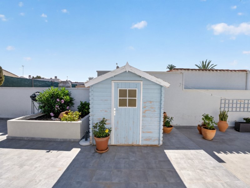 For sale - 3 Bedroom 2 Bathroom Villa in Torrevieja - Costa Blanca  - Alicante