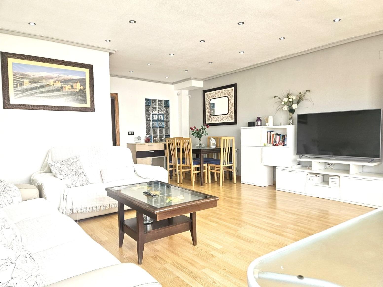 For sale - 6 Bedroom 2 Bathroom Town House in Orihuela Costa - Los Almendros-la Florida  - Alicante