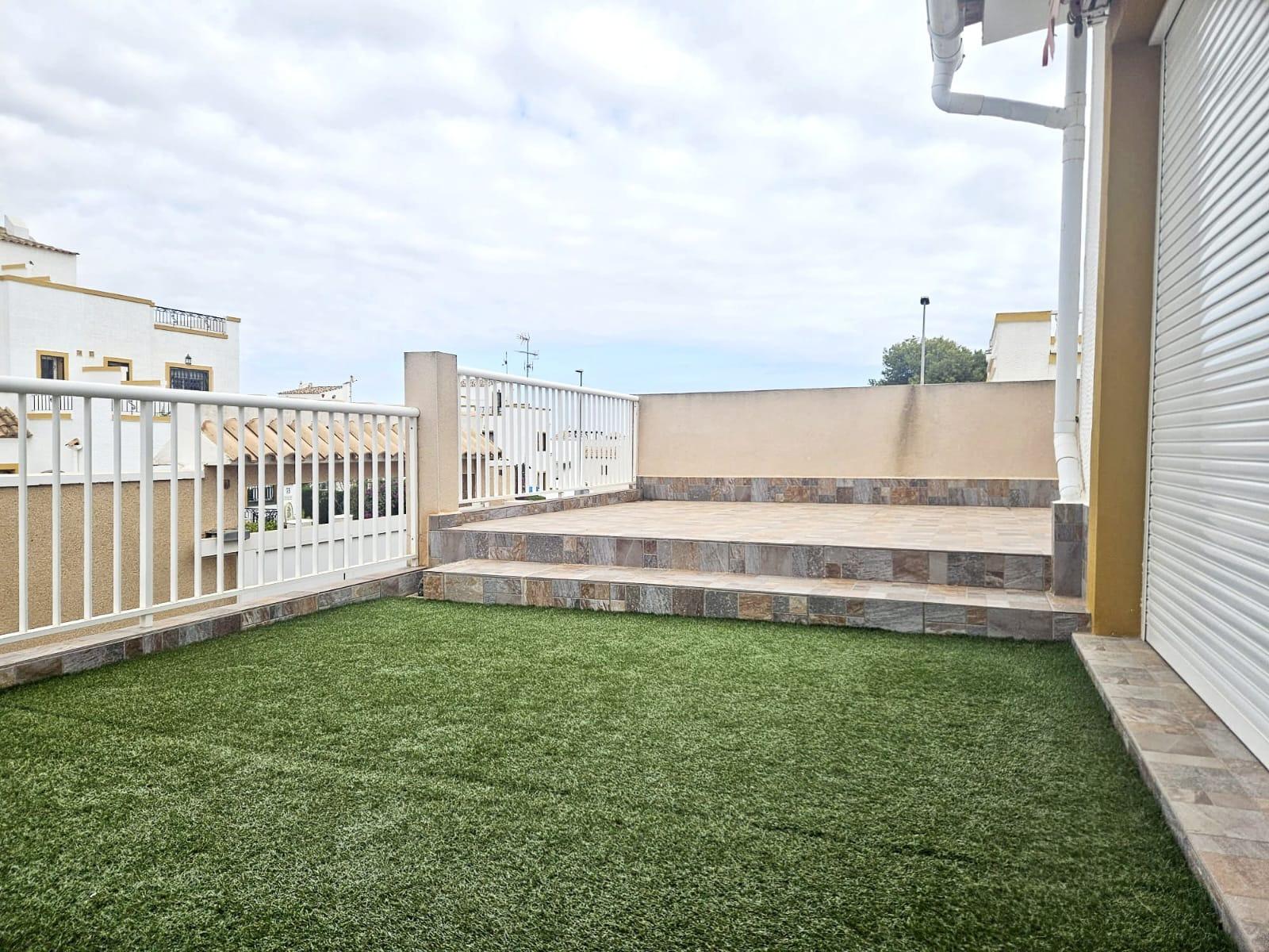 For sale - 6 Bedroom 2 Bathroom Town House in Orihuela Costa - Los Almendros-la Florida  - Alicante