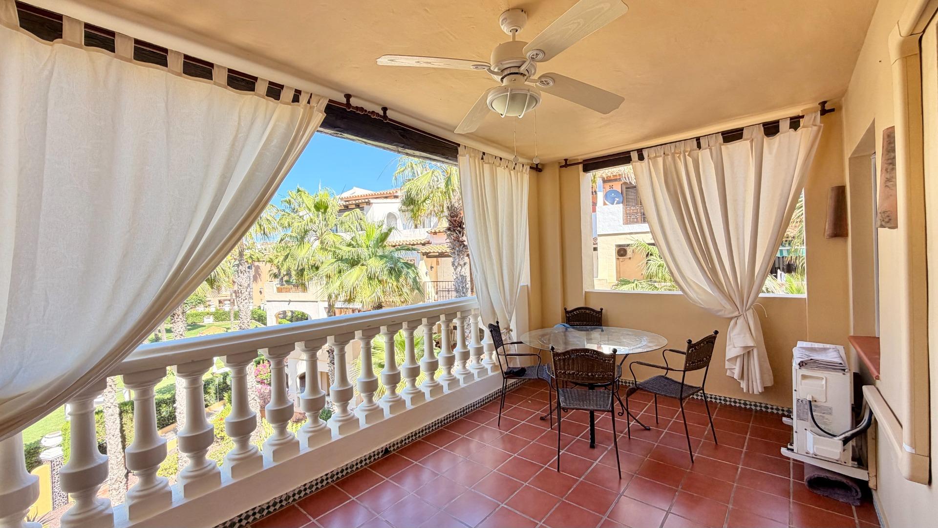 For sale - 3 Bedroom 2 Bathroom Apartment in Torrevieja - Aldea Del Mar  - Alicante