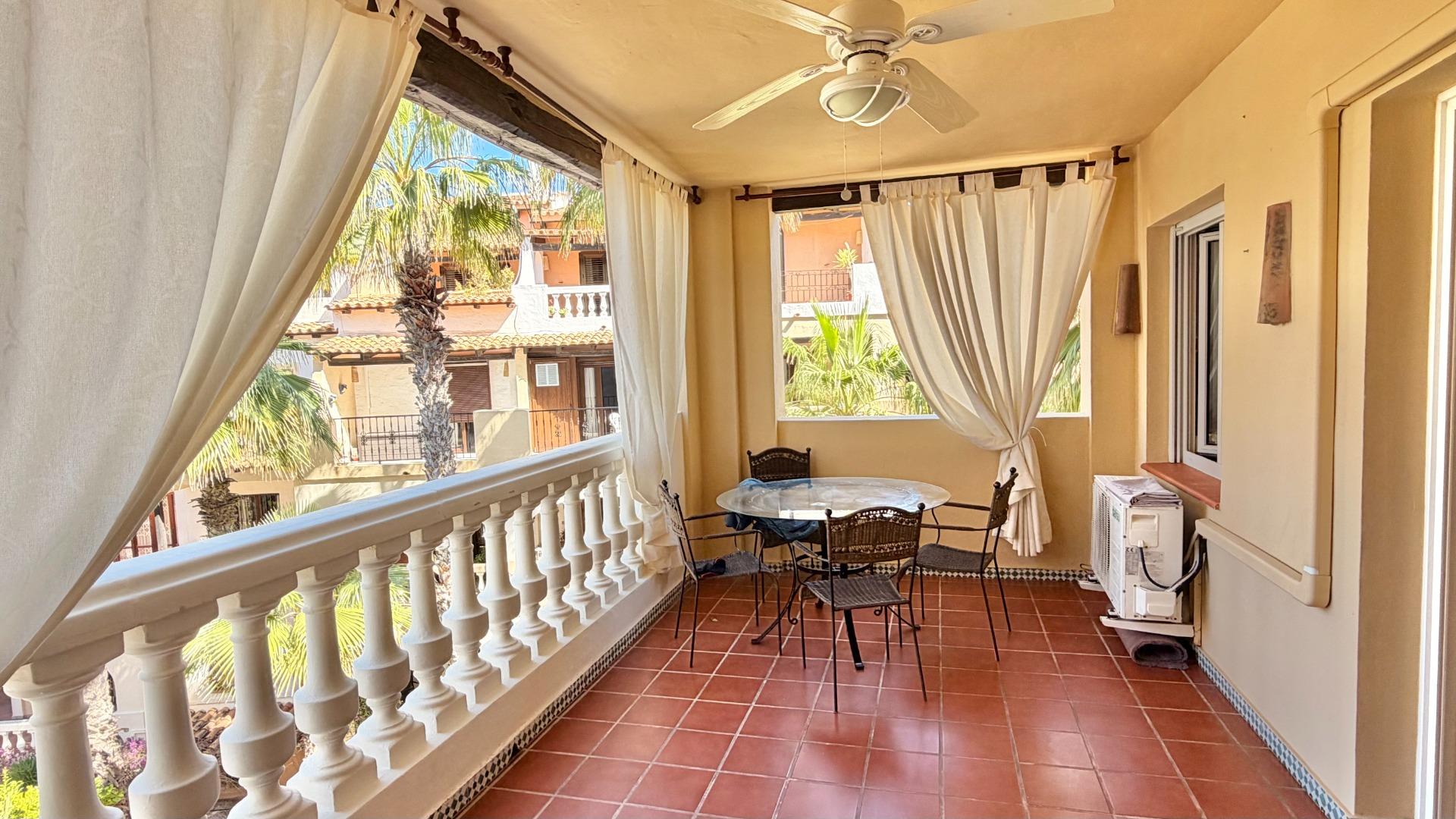 For sale - 3 Bedroom 2 Bathroom Apartment in Torrevieja - Aldea Del Mar  - Alicante