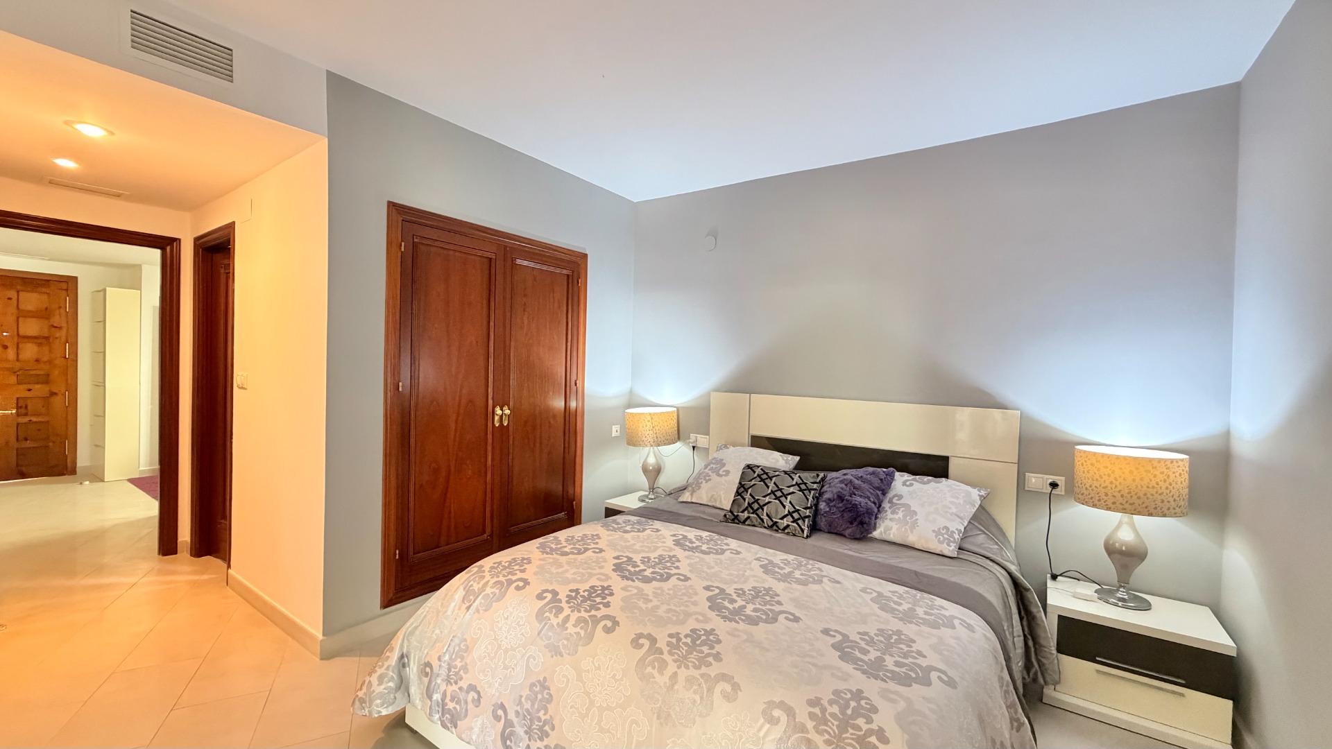 For sale - 3 Bedroom 2 Bathroom Apartment in Torrevieja - Aldea Del Mar  - Alicante