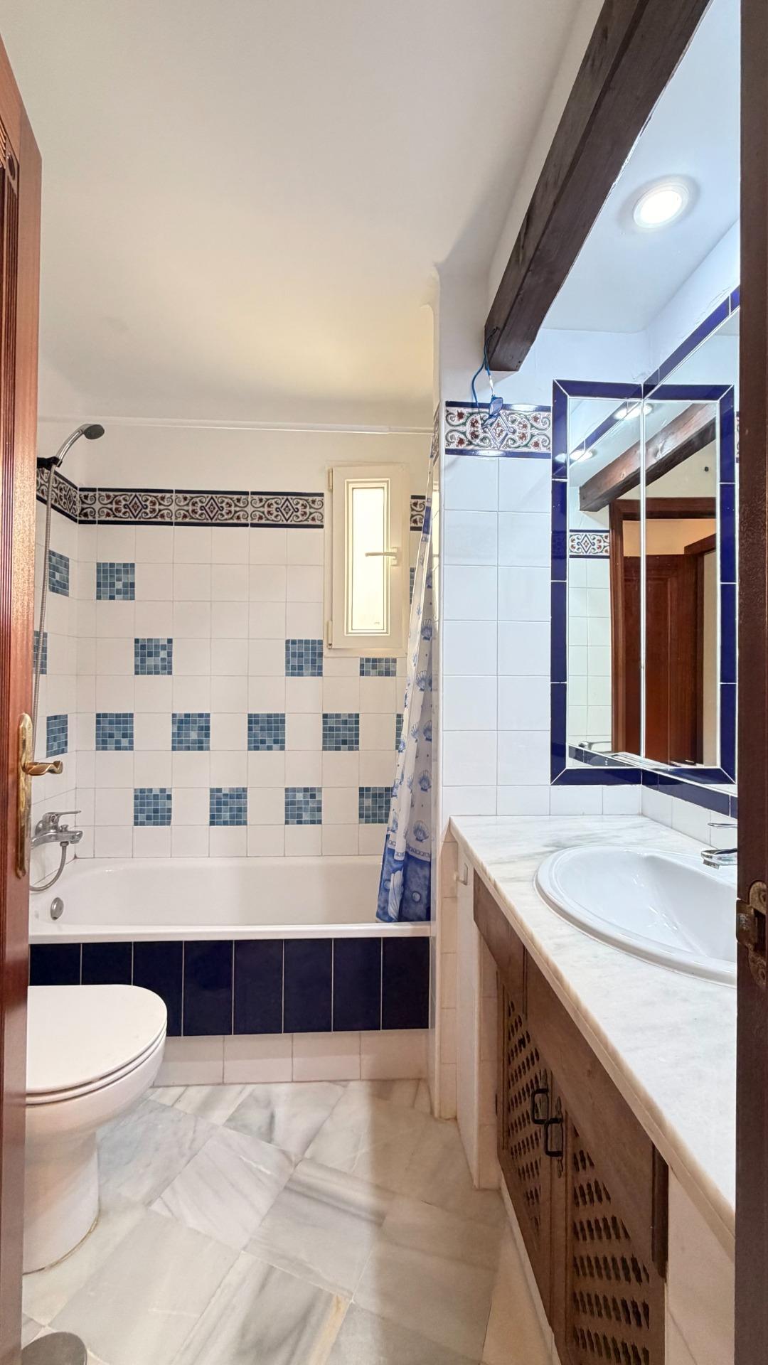For sale - 3 Bedroom 2 Bathroom Apartment in Torrevieja - Aldea Del Mar  - Alicante