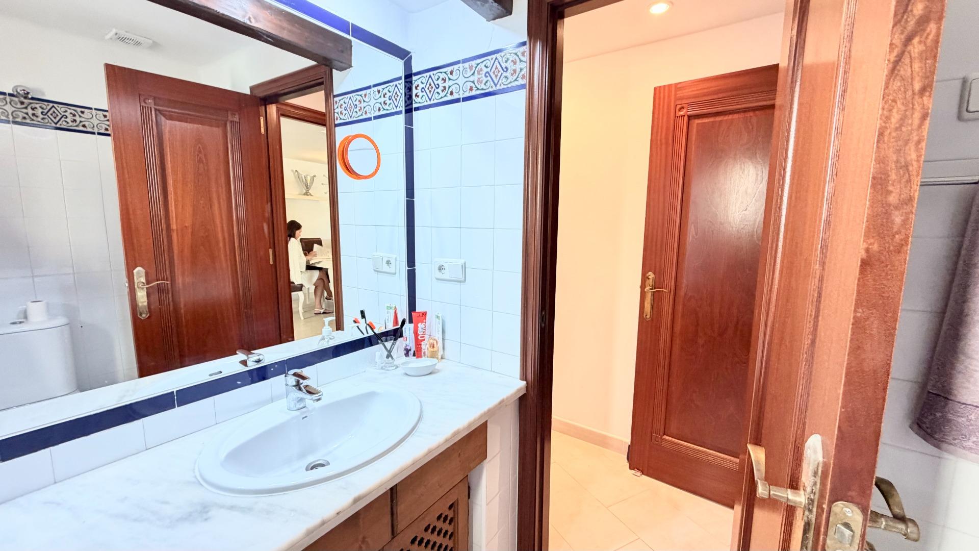 For sale - 3 Bedroom 2 Bathroom Apartment in Torrevieja - Aldea Del Mar  - Alicante