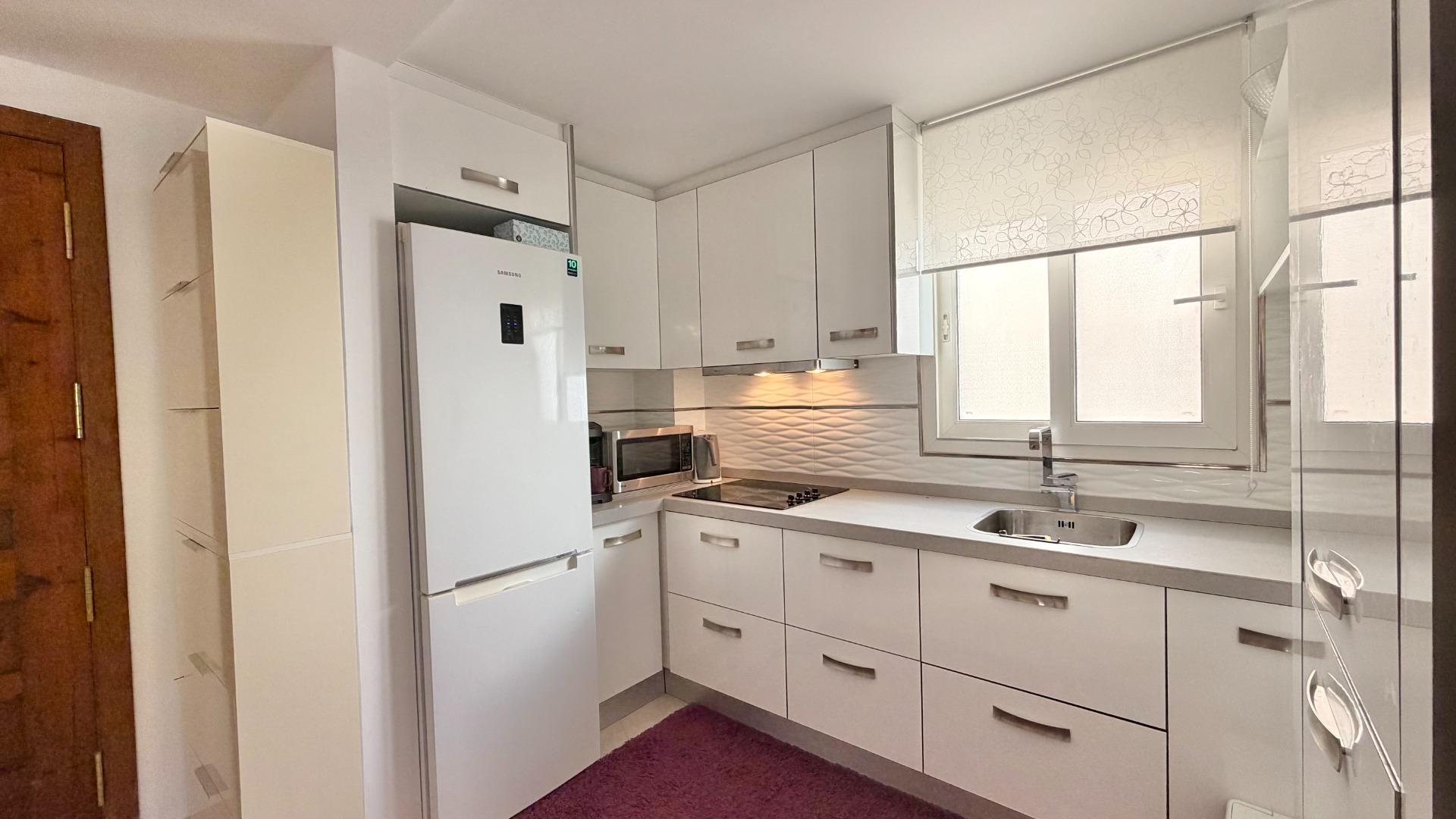 For sale - 3 Bedroom 2 Bathroom Apartment in Torrevieja - Aldea Del Mar  - Alicante