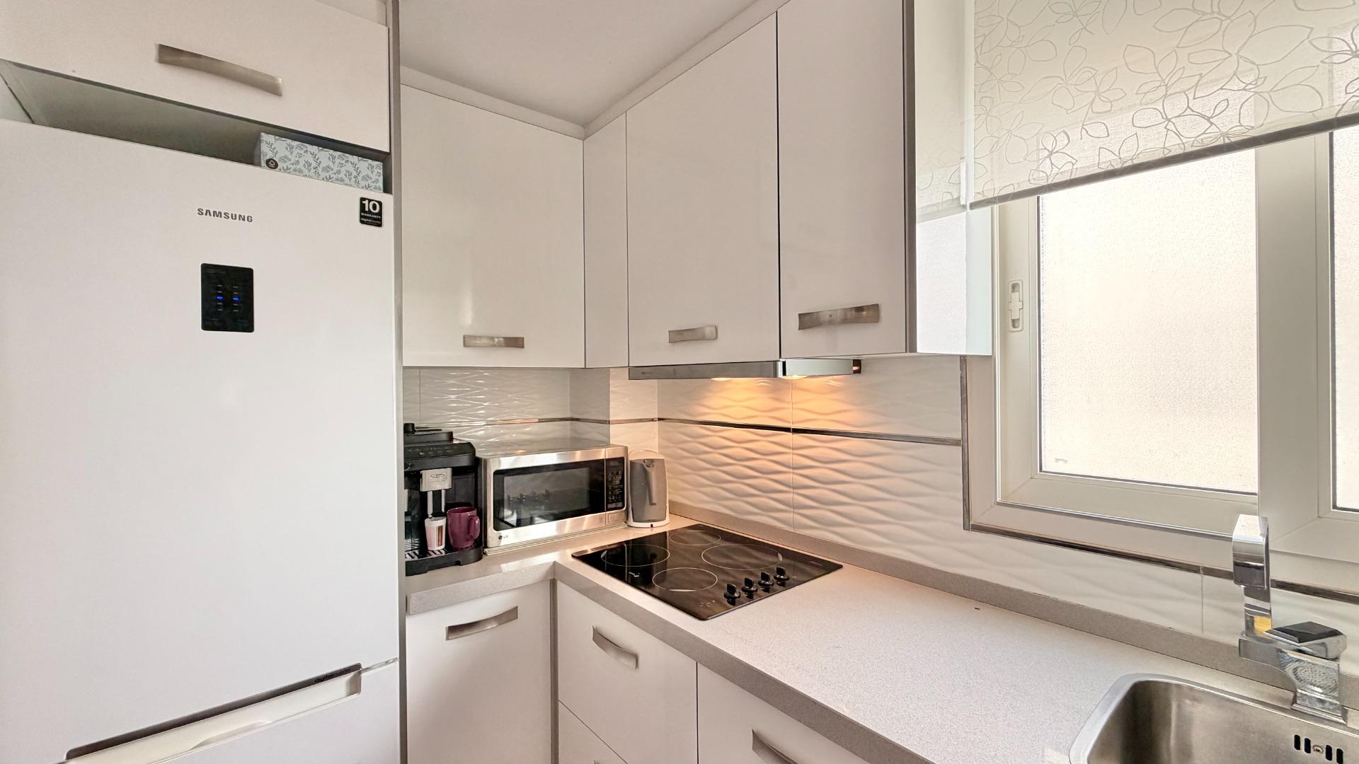 For sale - 3 Bedroom 2 Bathroom Apartment in Torrevieja - Aldea Del Mar  - Alicante