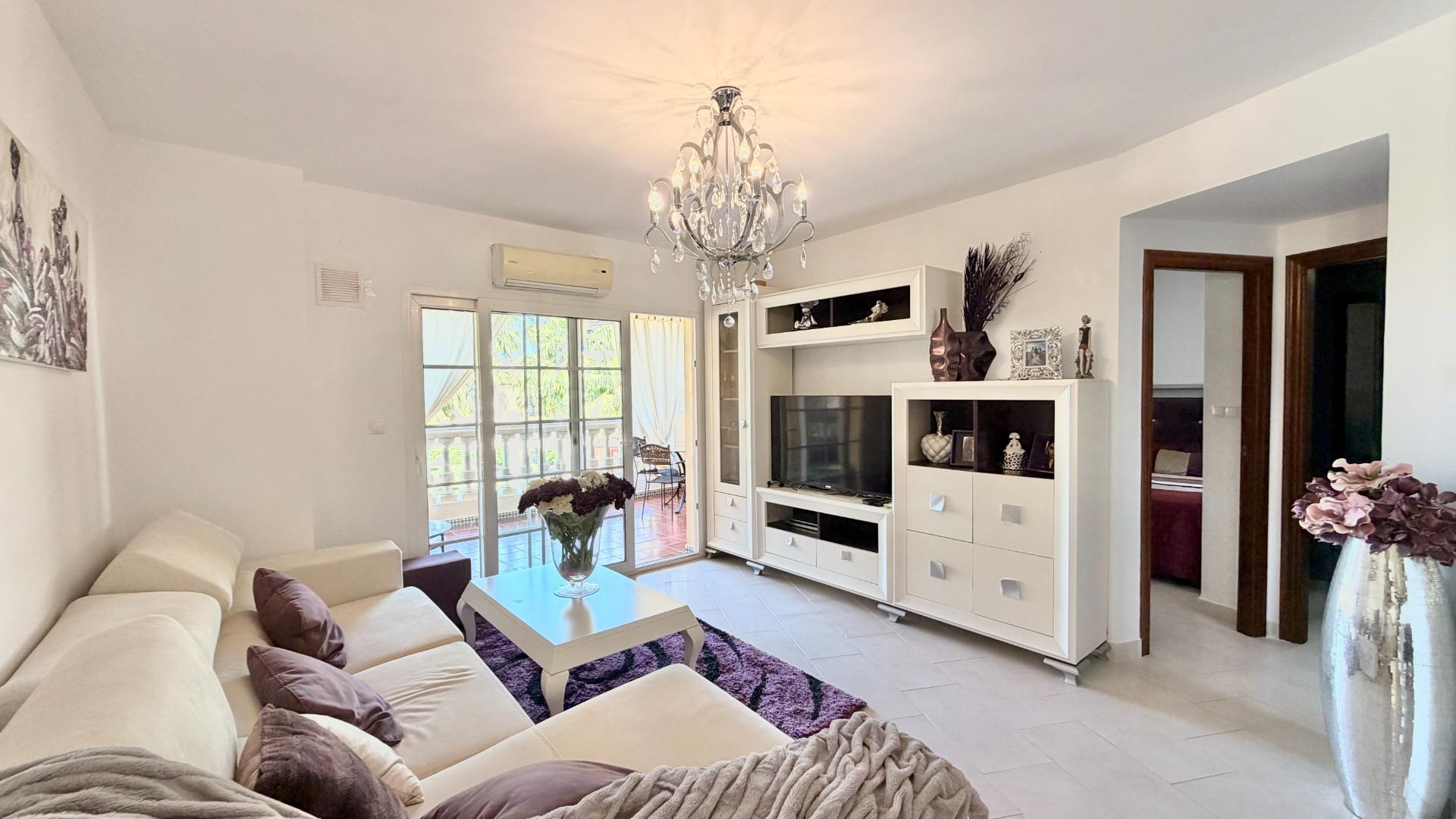 For sale - 3 Bedroom 2 Bathroom Apartment in Torrevieja - Aldea Del Mar  - Alicante