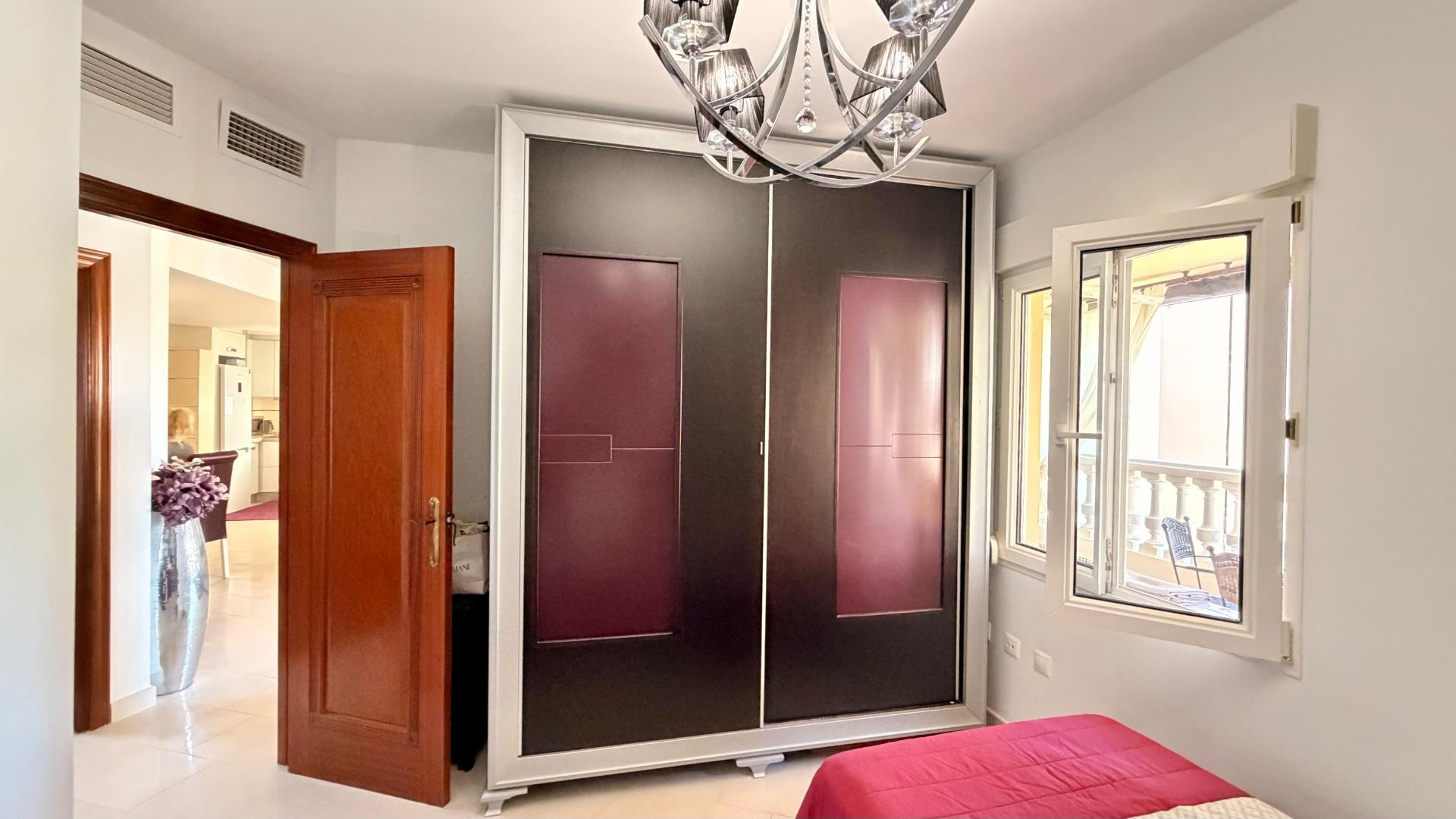 For sale - 3 Bedroom 2 Bathroom Apartment in Torrevieja - Aldea Del Mar  - Alicante