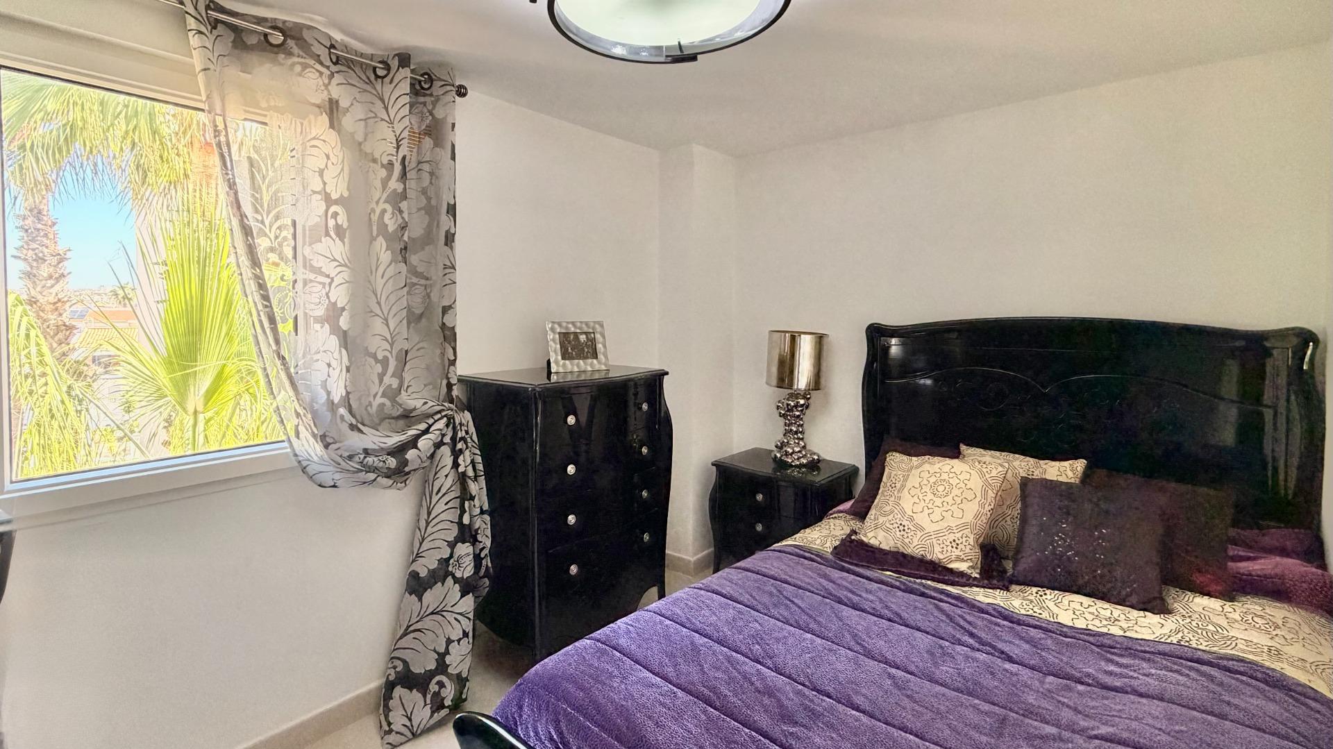 For sale - 3 Bedroom 2 Bathroom Apartment in Torrevieja - Aldea Del Mar  - Alicante