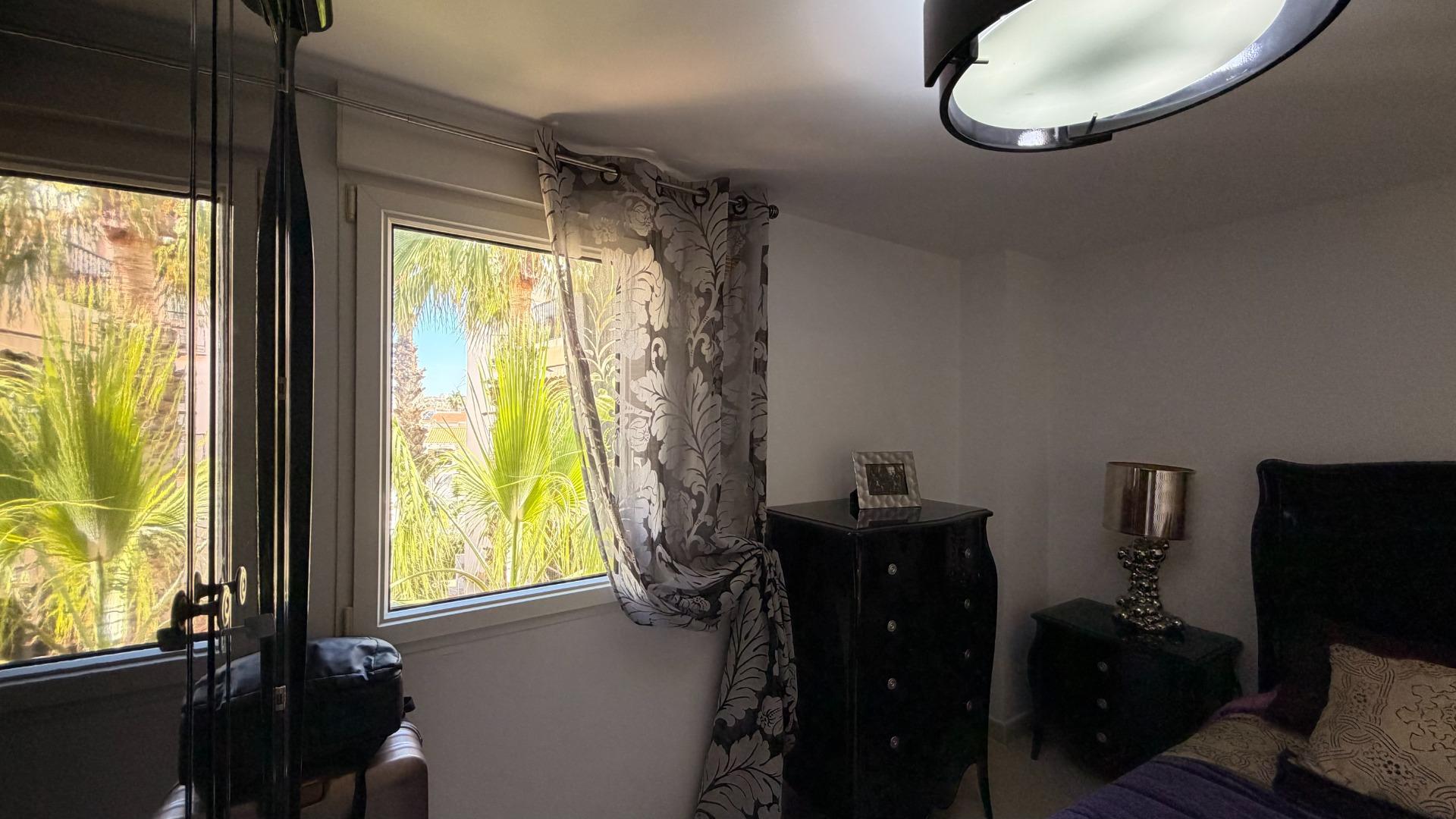 For sale - 3 Bedroom 2 Bathroom Apartment in Torrevieja - Aldea Del Mar  - Alicante