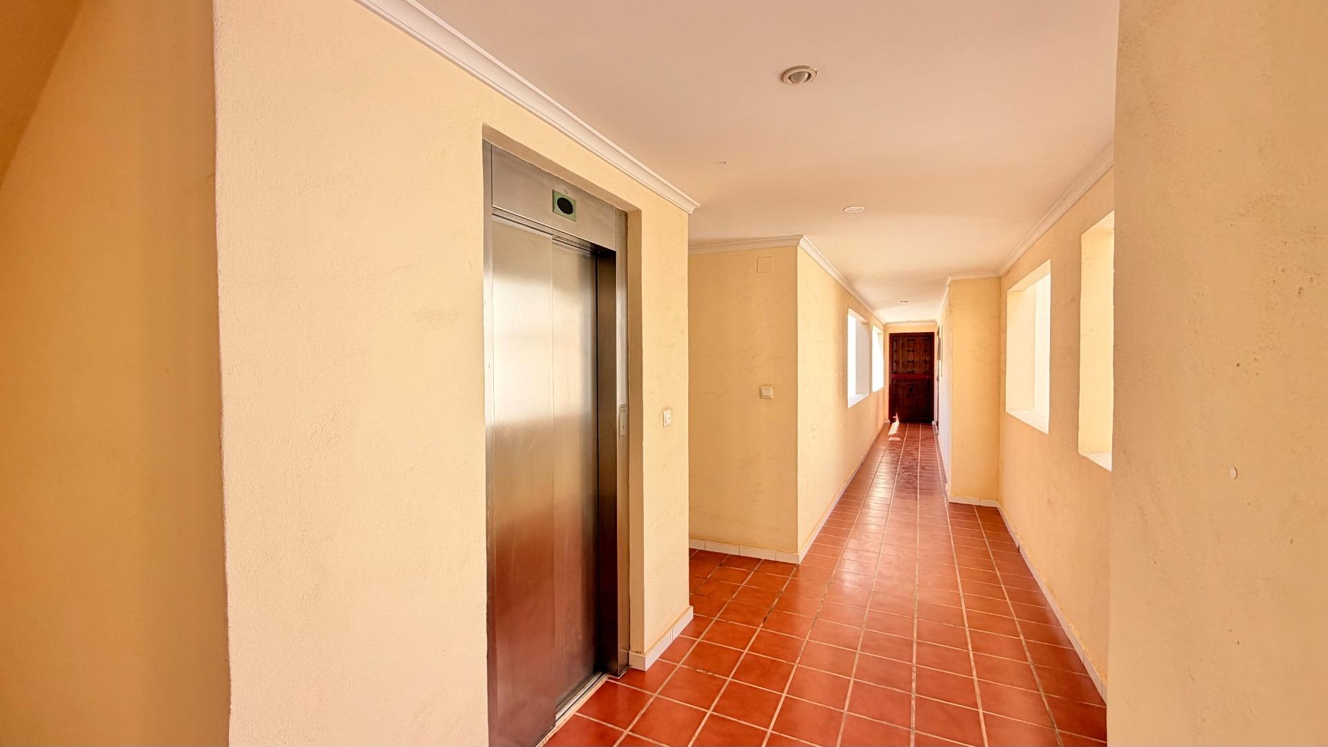 For sale - 3 Bedroom 2 Bathroom Apartment in Torrevieja - Aldea Del Mar  - Alicante