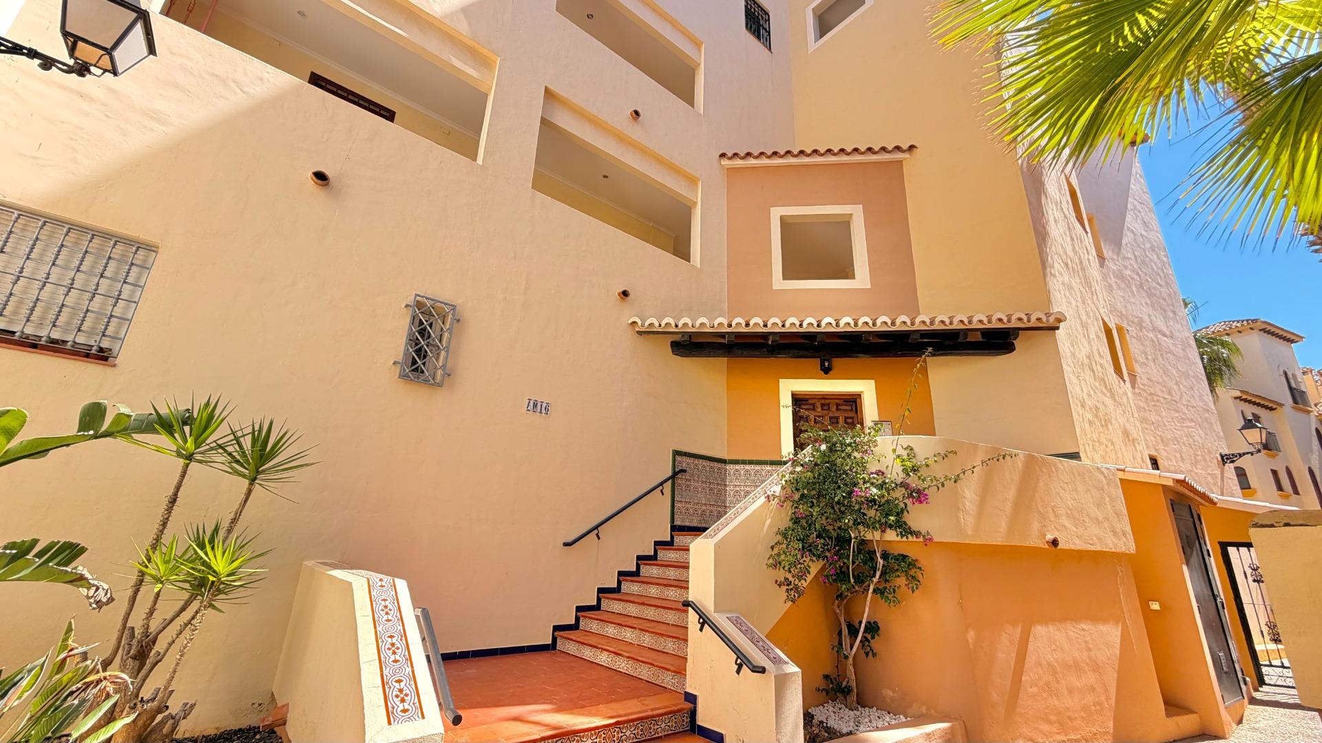 For sale - 3 Bedroom 2 Bathroom Apartment in Torrevieja - Aldea Del Mar  - Alicante