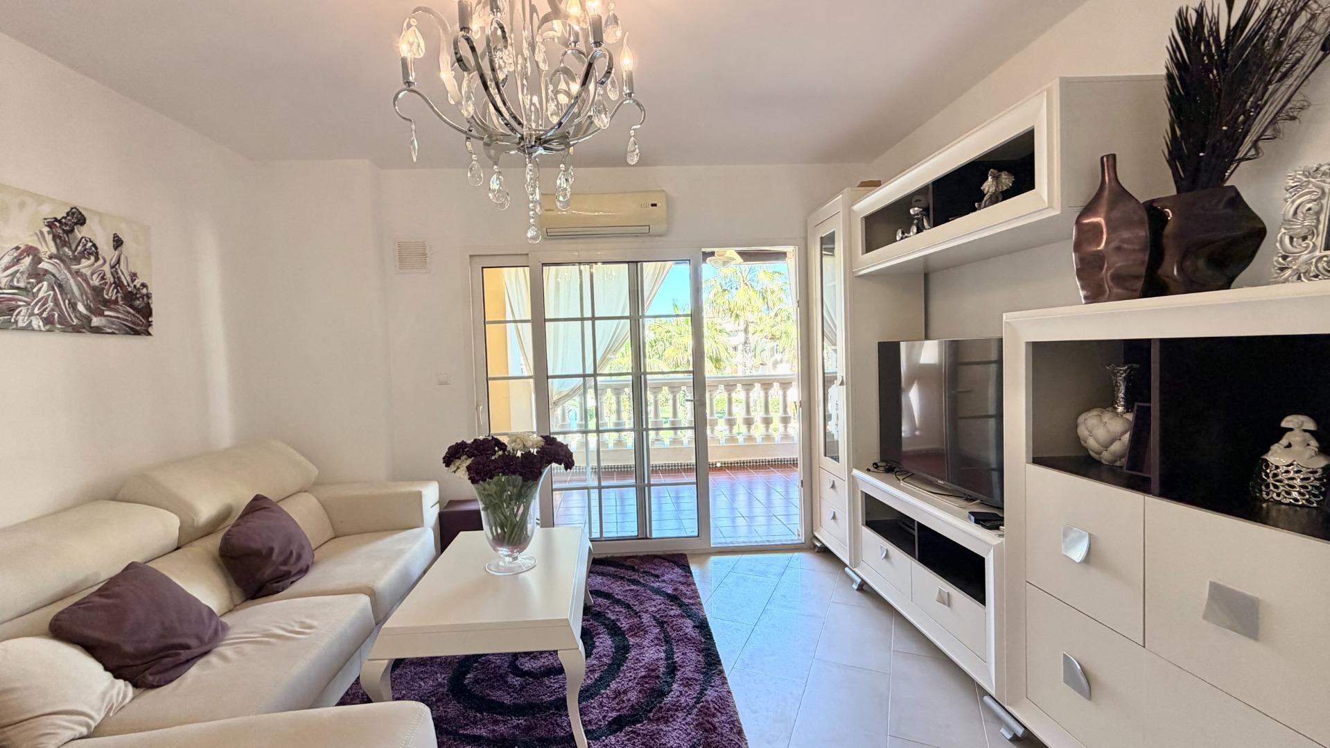 For sale - 3 Bedroom 2 Bathroom Apartment in Torrevieja - Aldea Del Mar  - Alicante