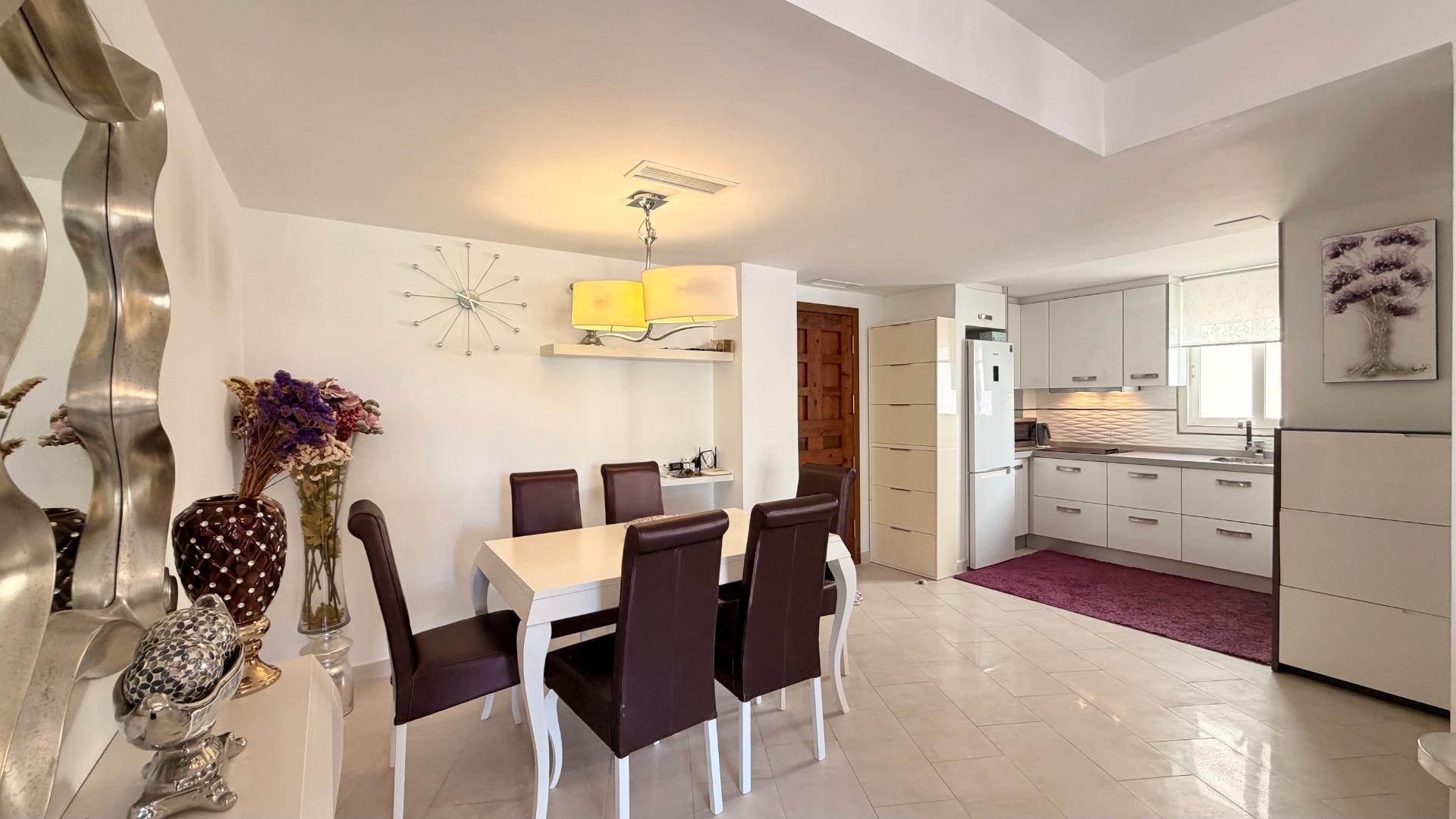 For sale - 3 Bedroom 2 Bathroom Apartment in Torrevieja - Aldea Del Mar  - Alicante