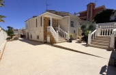27-113-480-11-971/77710, 5 Bedroom 3 Bathroom Villa in Torrevieja