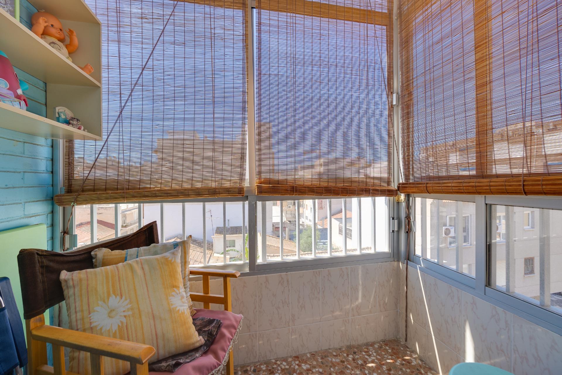 For sale - 3 Bedroom 1 Bathroom Apartment in Torrevieja - Centro  - Alicante