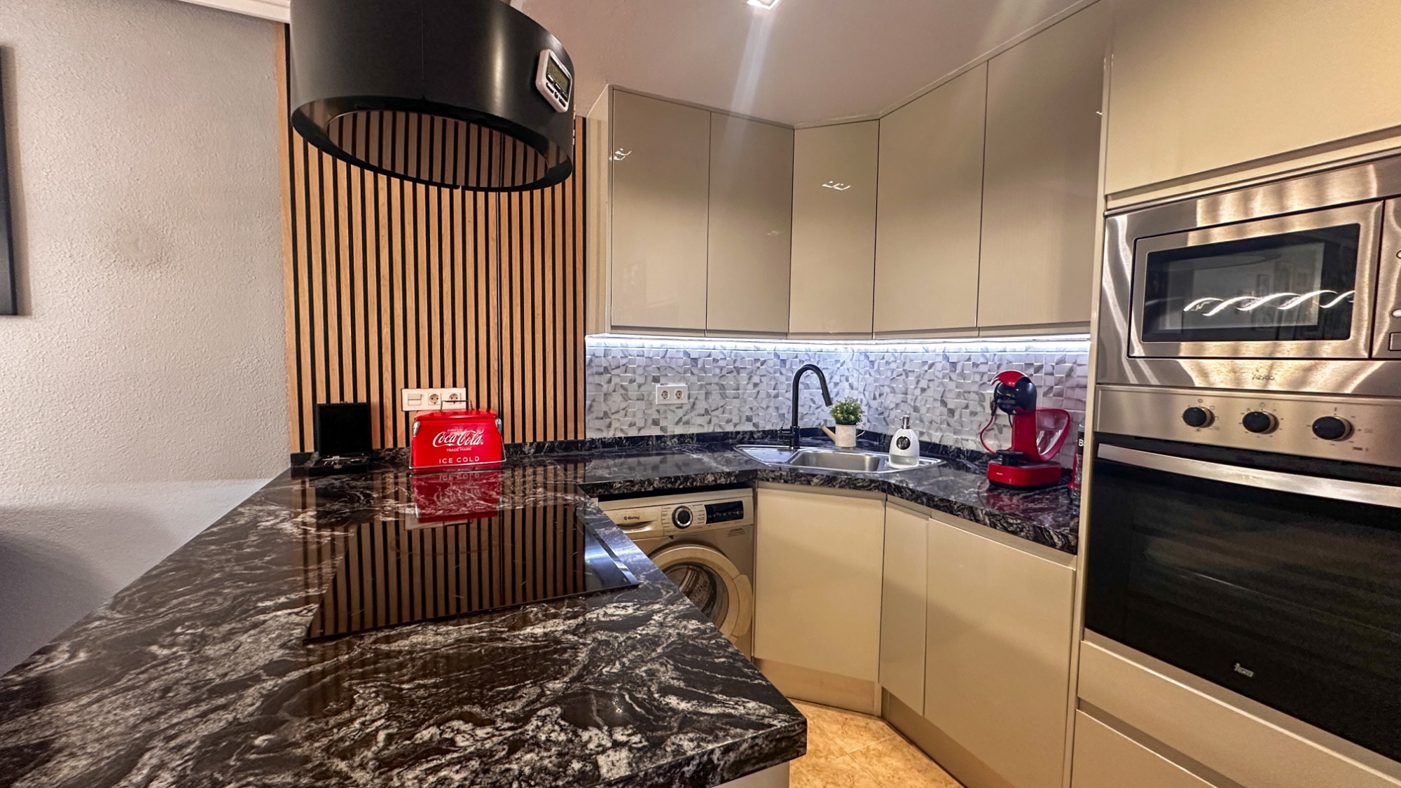 For sale - 3 Bedroom 2 Bathroom Apartment in Torrevieja - Costa Blanca  - Alicante