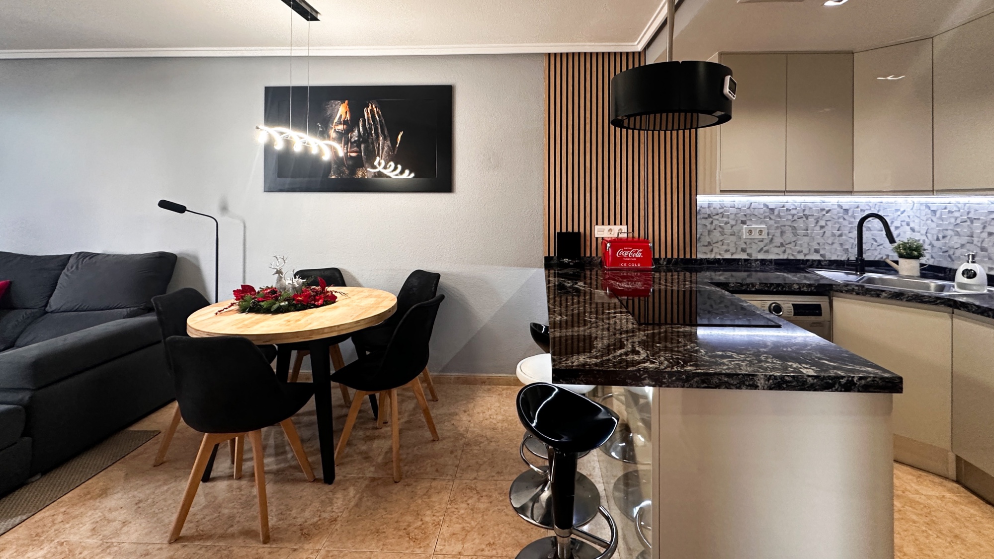 For sale - 3 Bedroom 2 Bathroom Apartment in Torrevieja - Costa Blanca  - Alicante