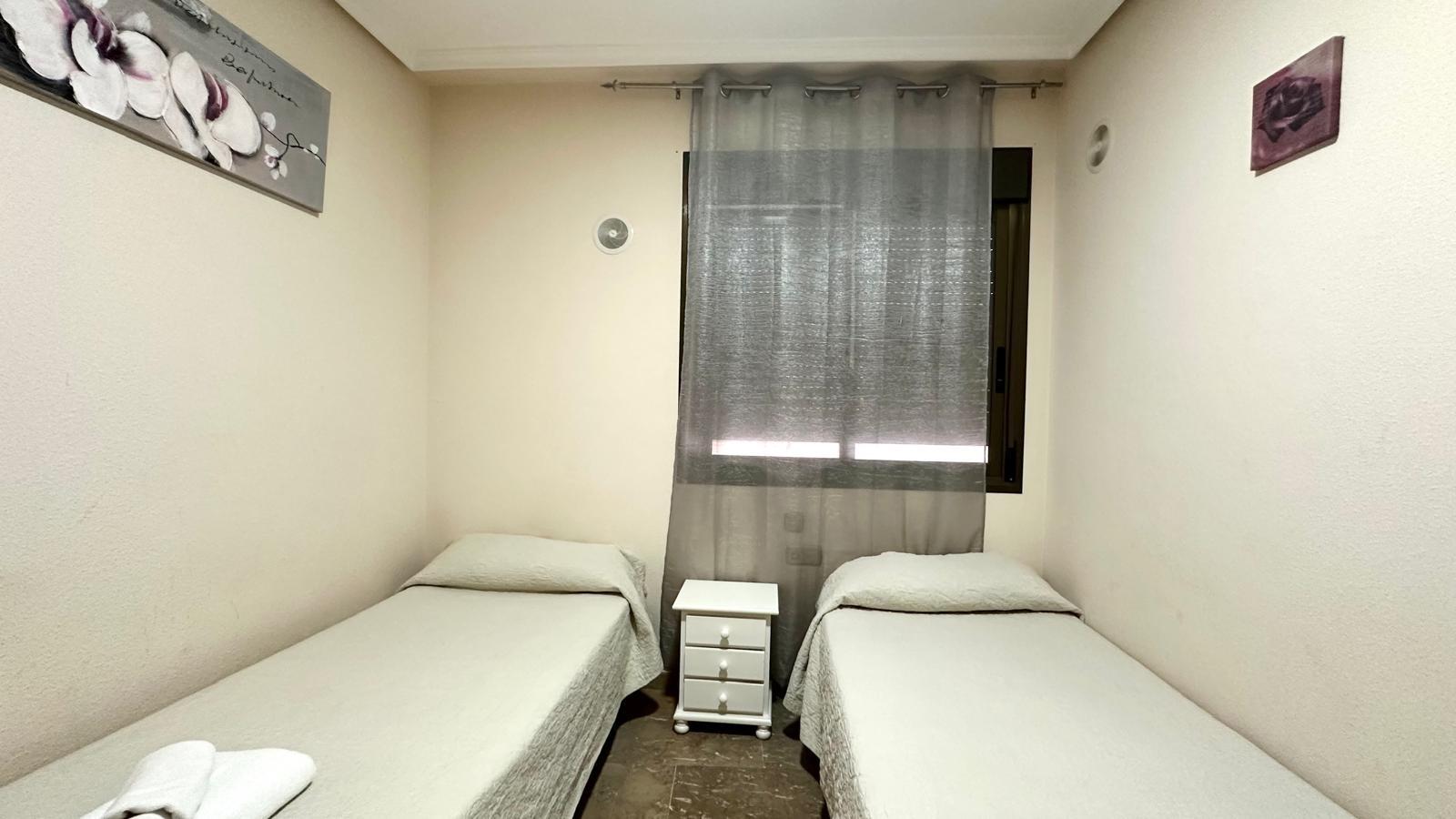 For sale - 3 Bedroom 2 Bathroom Apartment in Torrevieja - Torrevieja  - Alicante