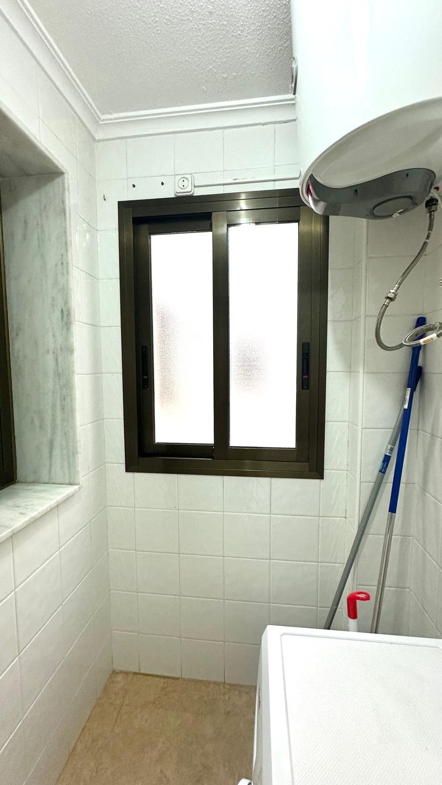 For sale - 3 Bedroom 2 Bathroom Apartment in Torrevieja - Torrevieja  - Alicante