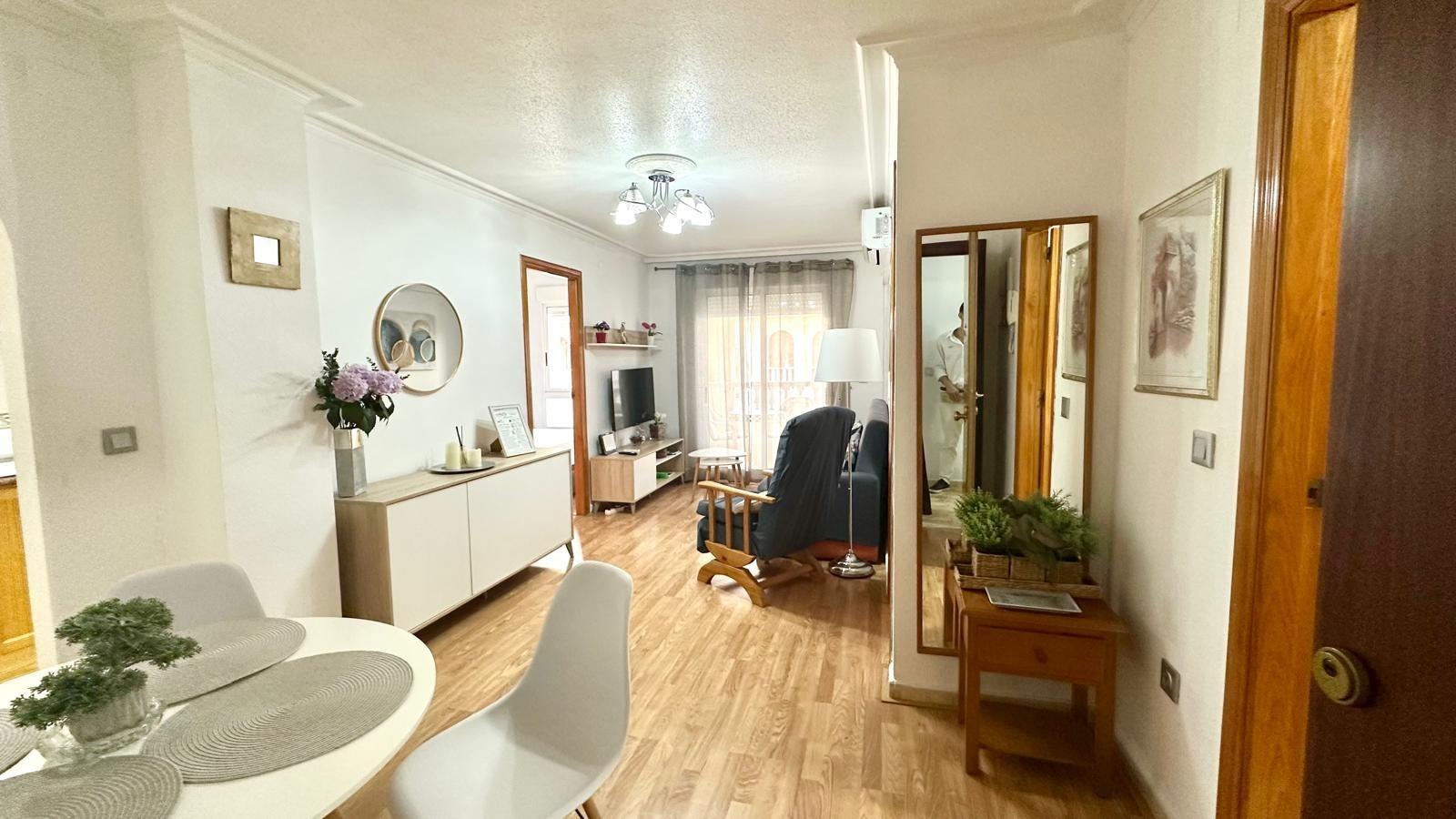 For sale - 2 Bedroom 1 Bathroom Apartment in Torrevieja - Acequion  - Alicante
