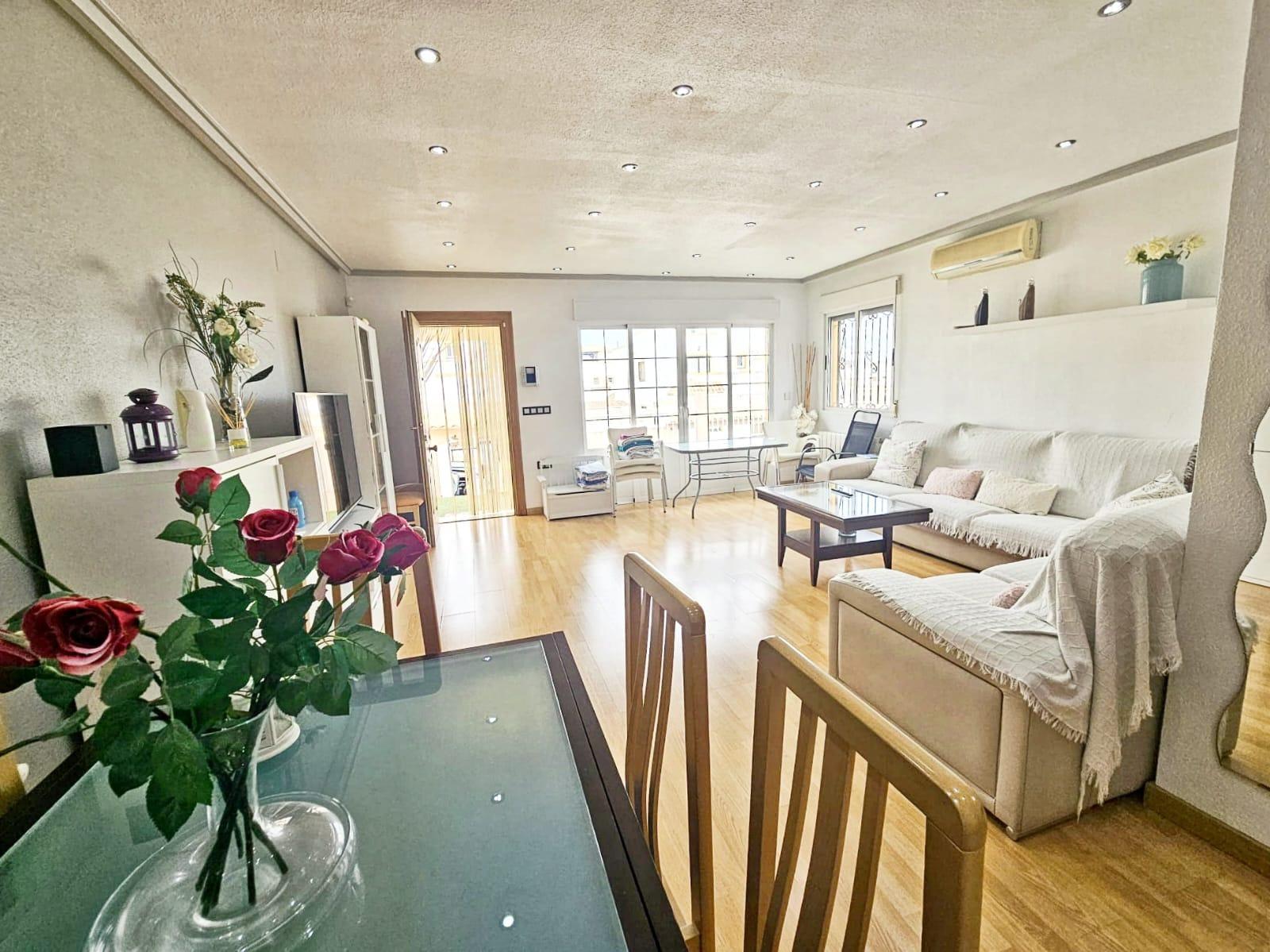 For sale - 6 Bedroom 2 Bathroom Town House in Orihuela Costa - Los Almendros-la Florida  - Alicante